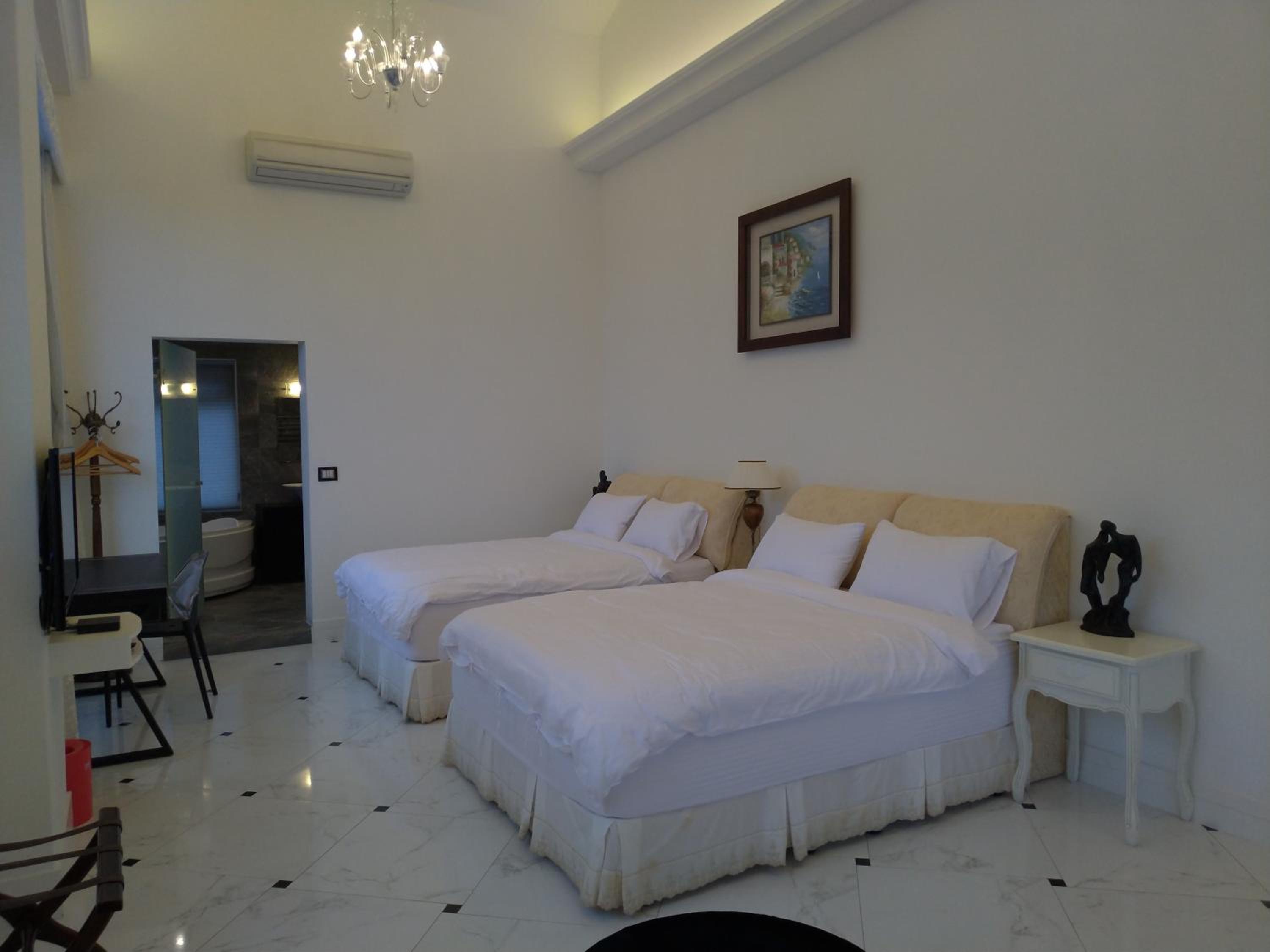 Quadruple Room with Balcony photo 2