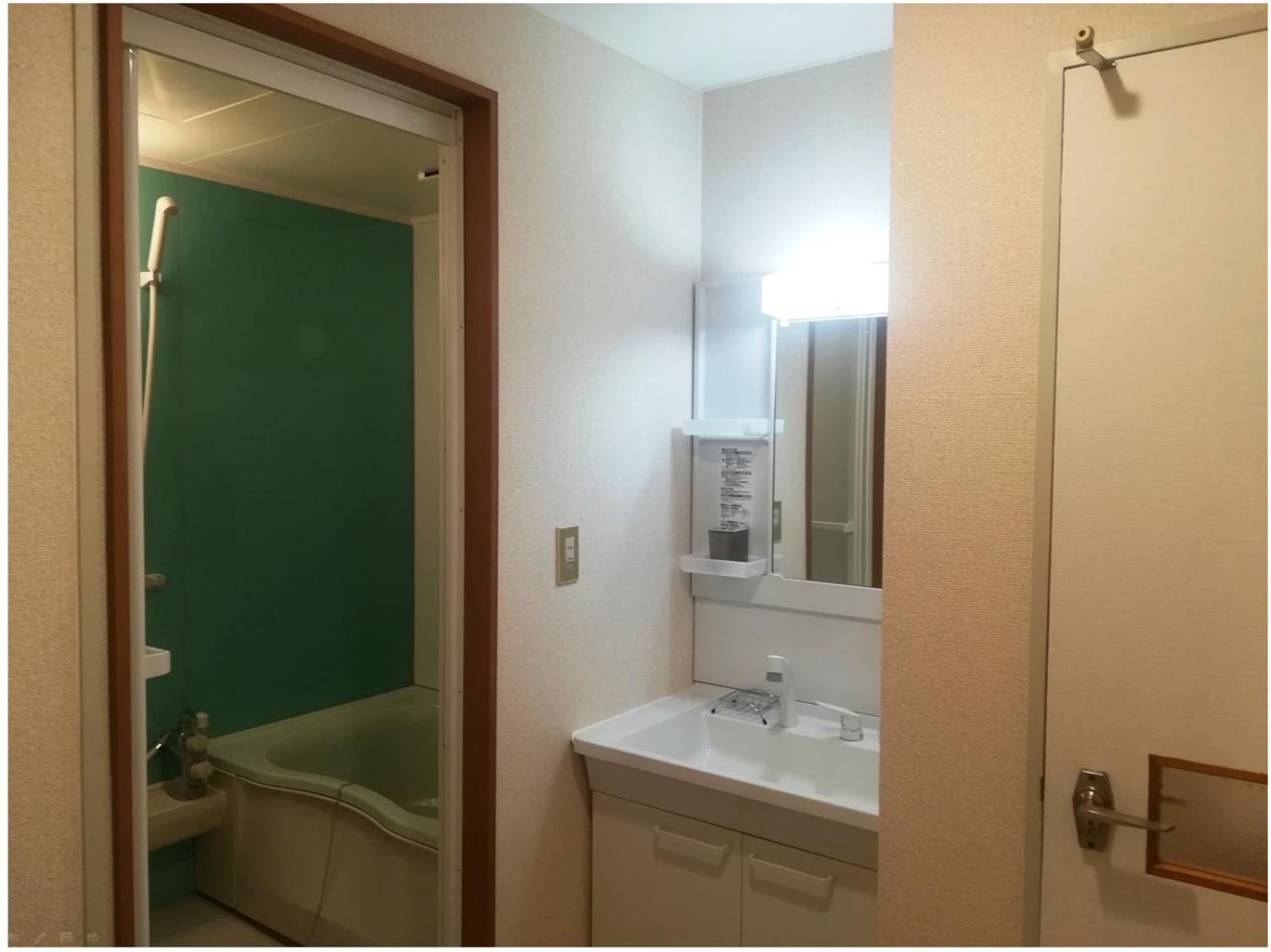 Deluxe Room (2 Adults + 1 Child) - Photo 12