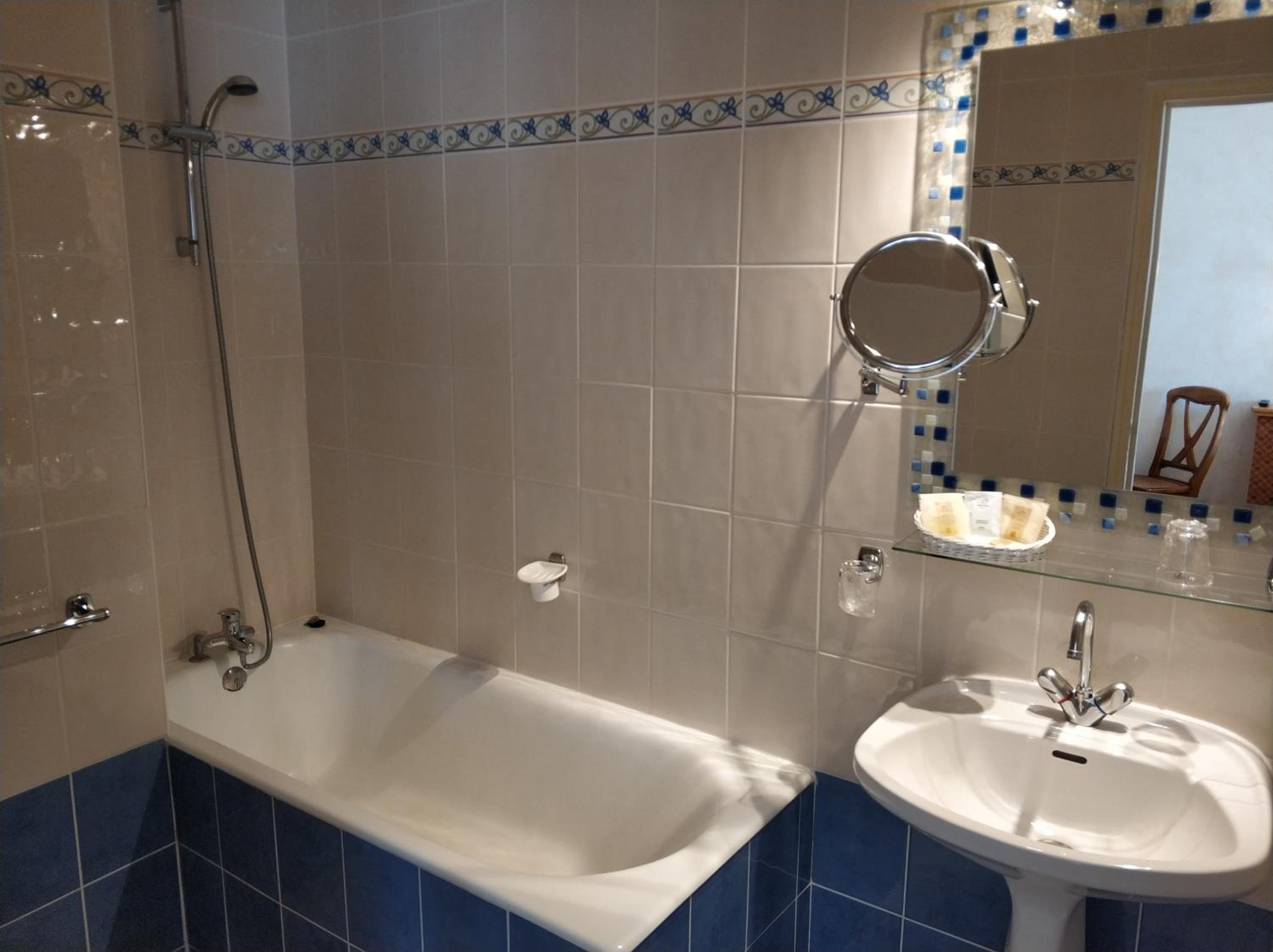 Triple Room - Photo 6