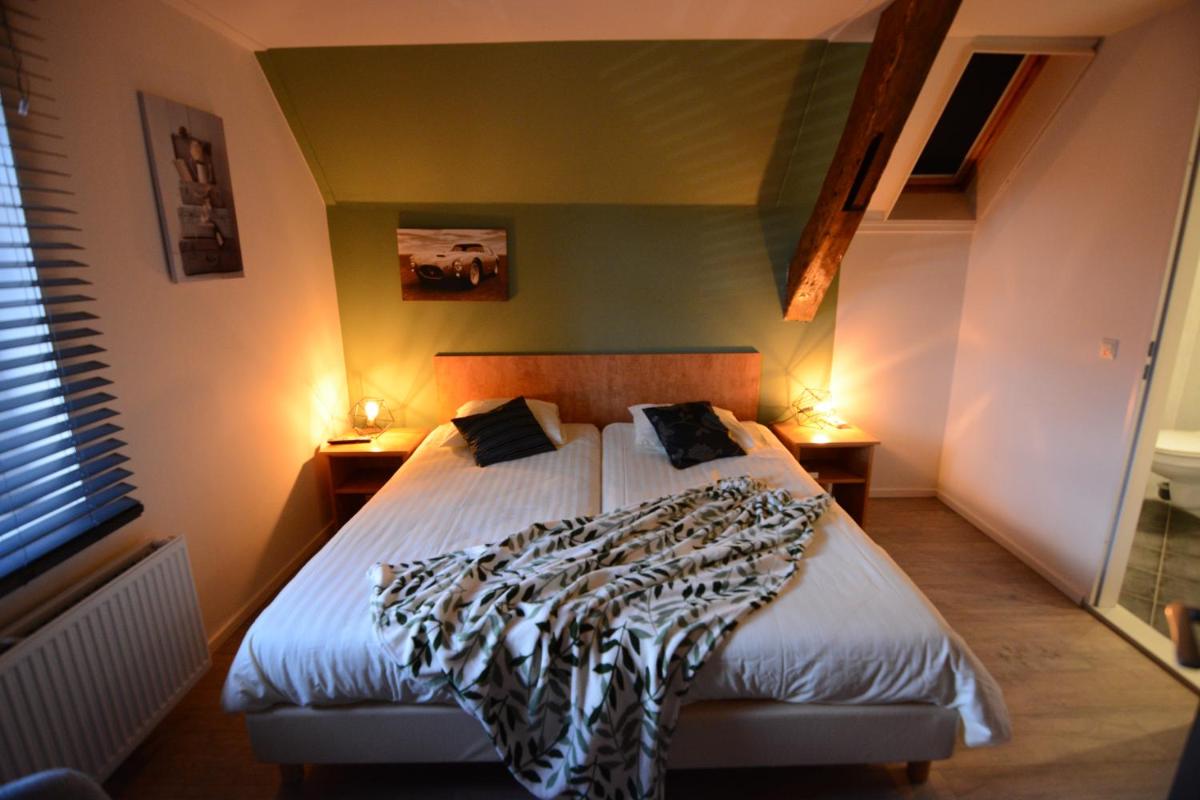 Double Room photo 3