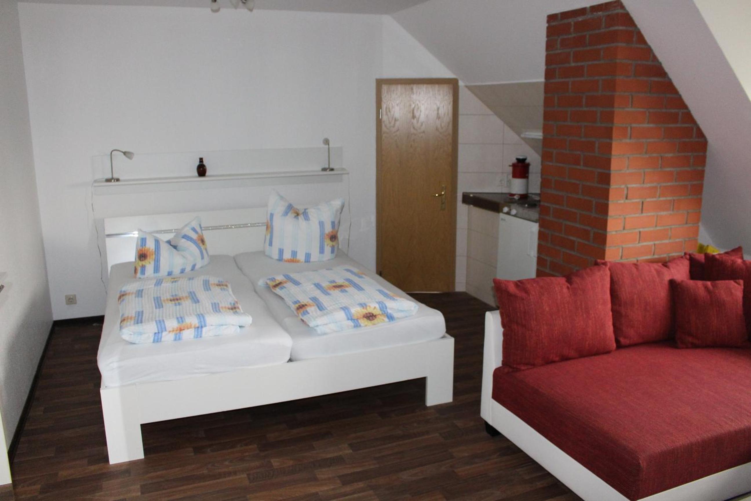 Double or Twin Room with Private Bathroom photo 3