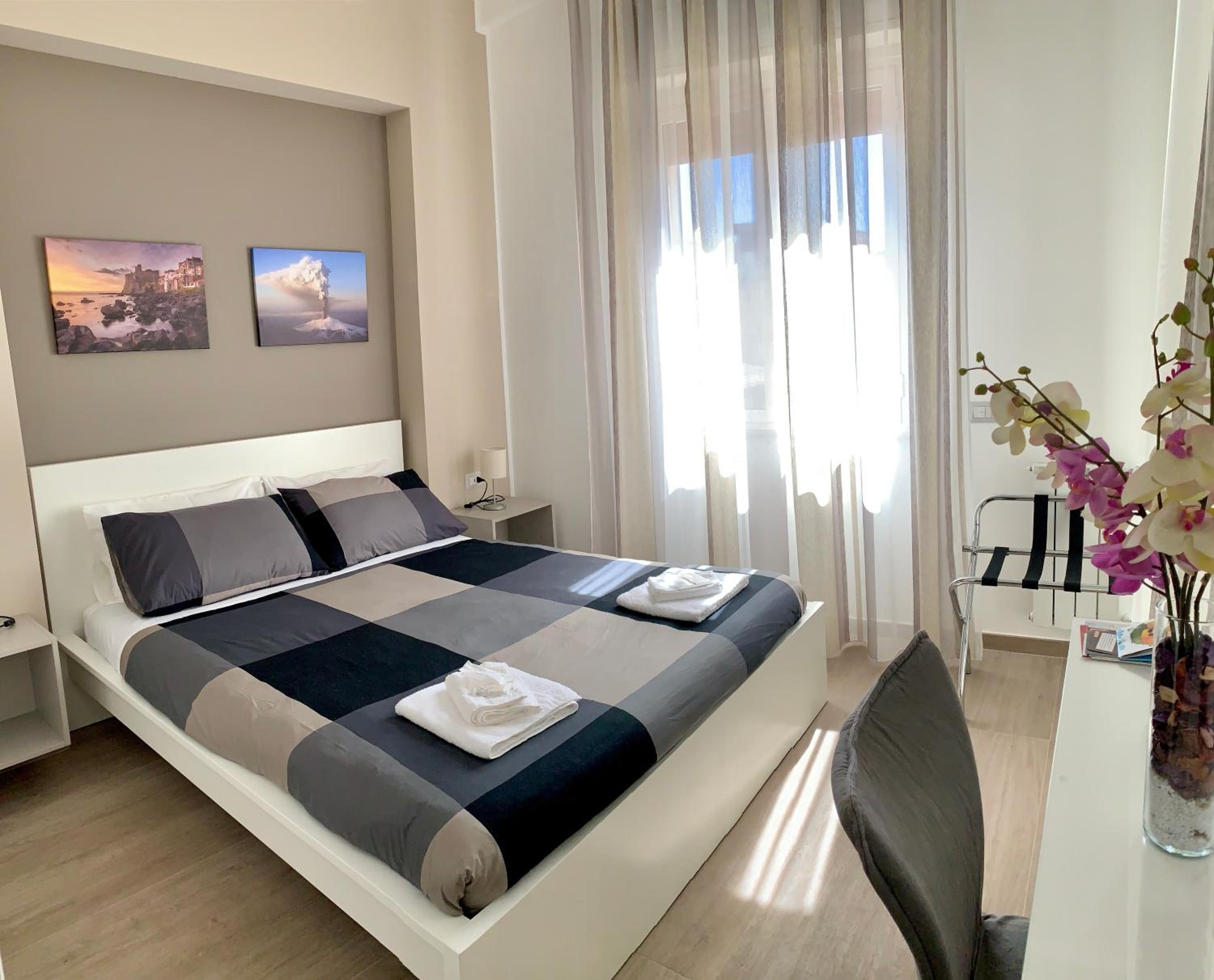 Double Room with Private Bathroom - Photo 6