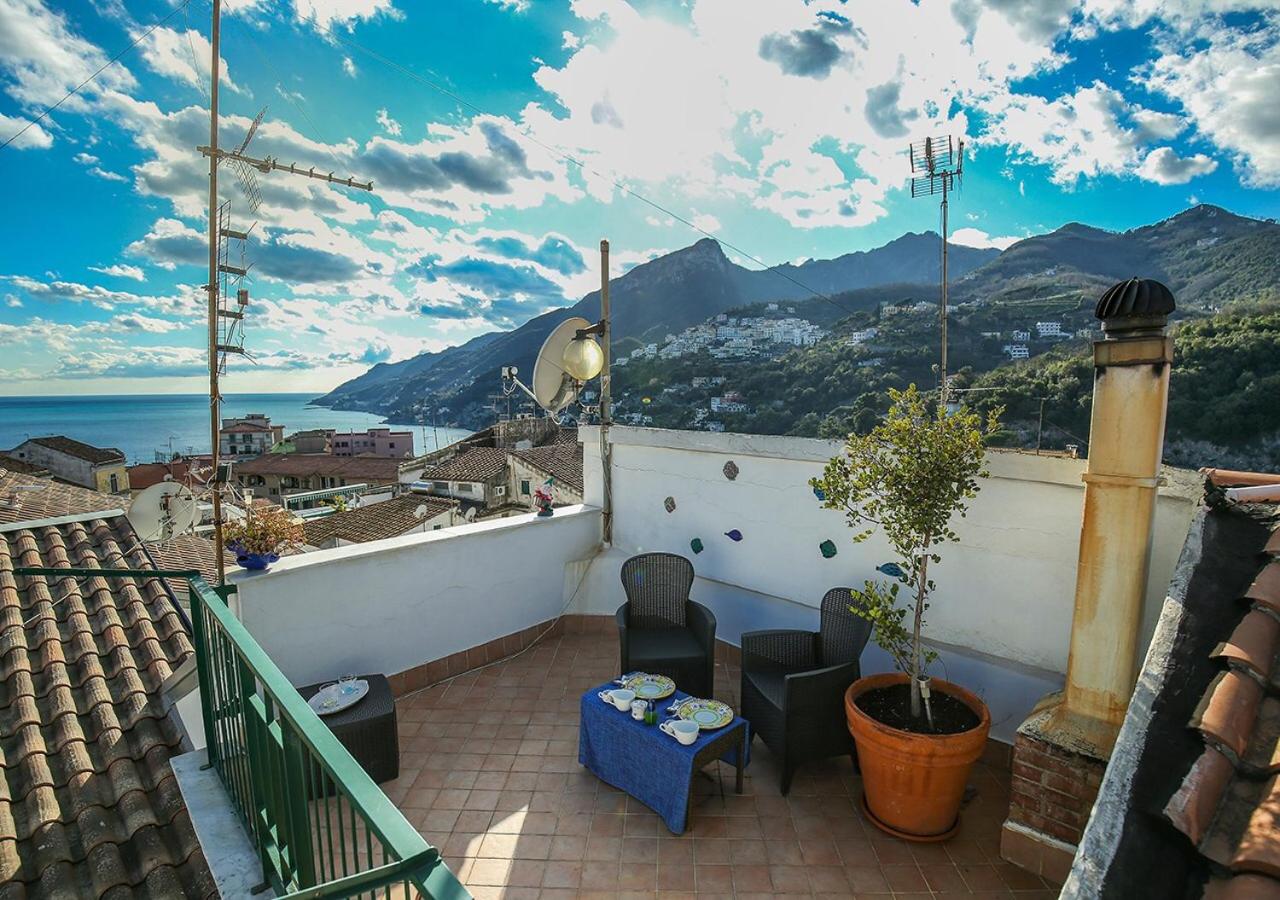 Apartment with Balcony photo 3