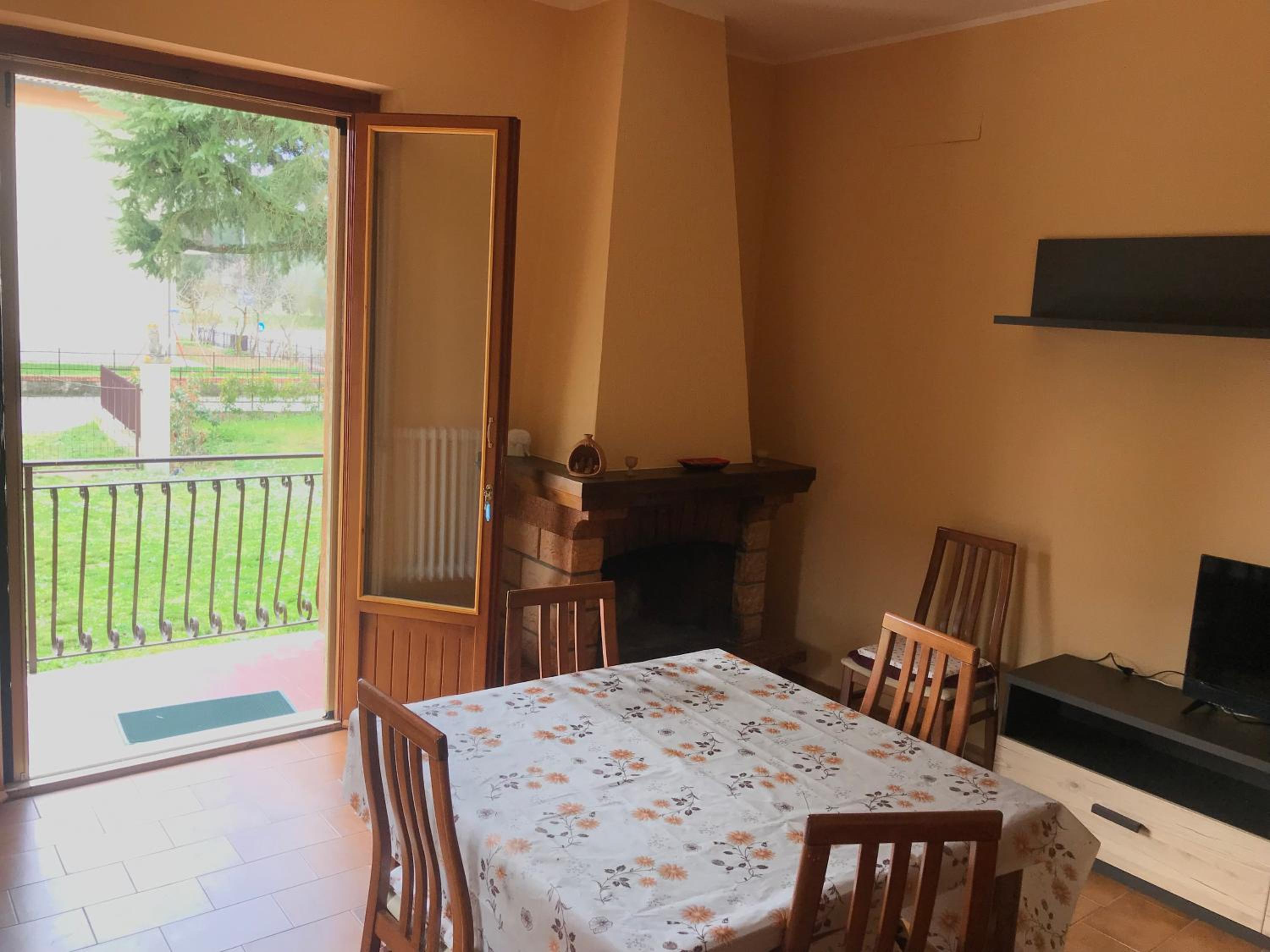 Two-Bedroom House - Photo 17