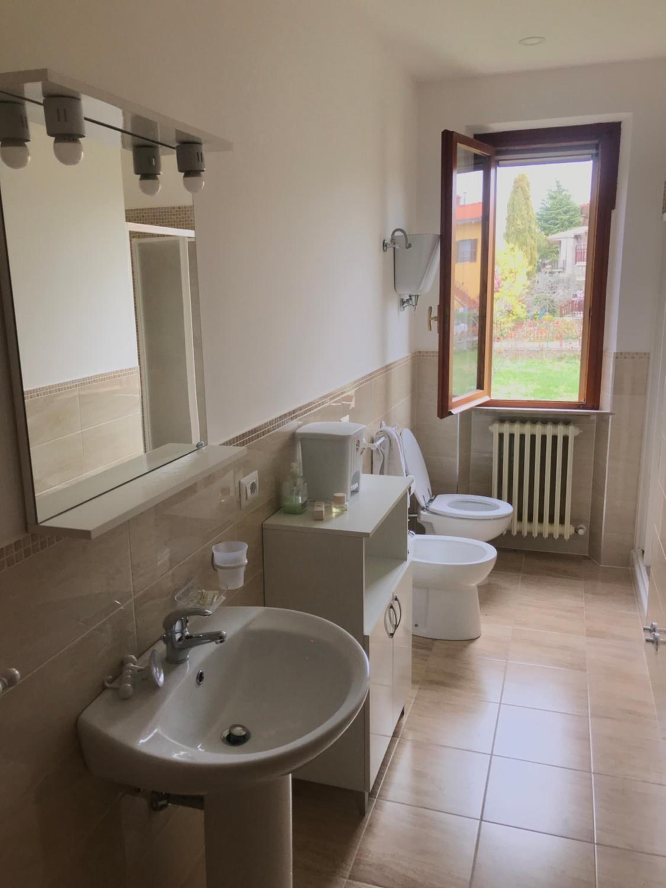 One-Bedroom House - Photo 10