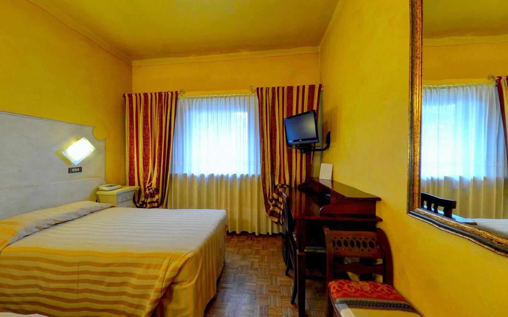Double Room - Photo 2