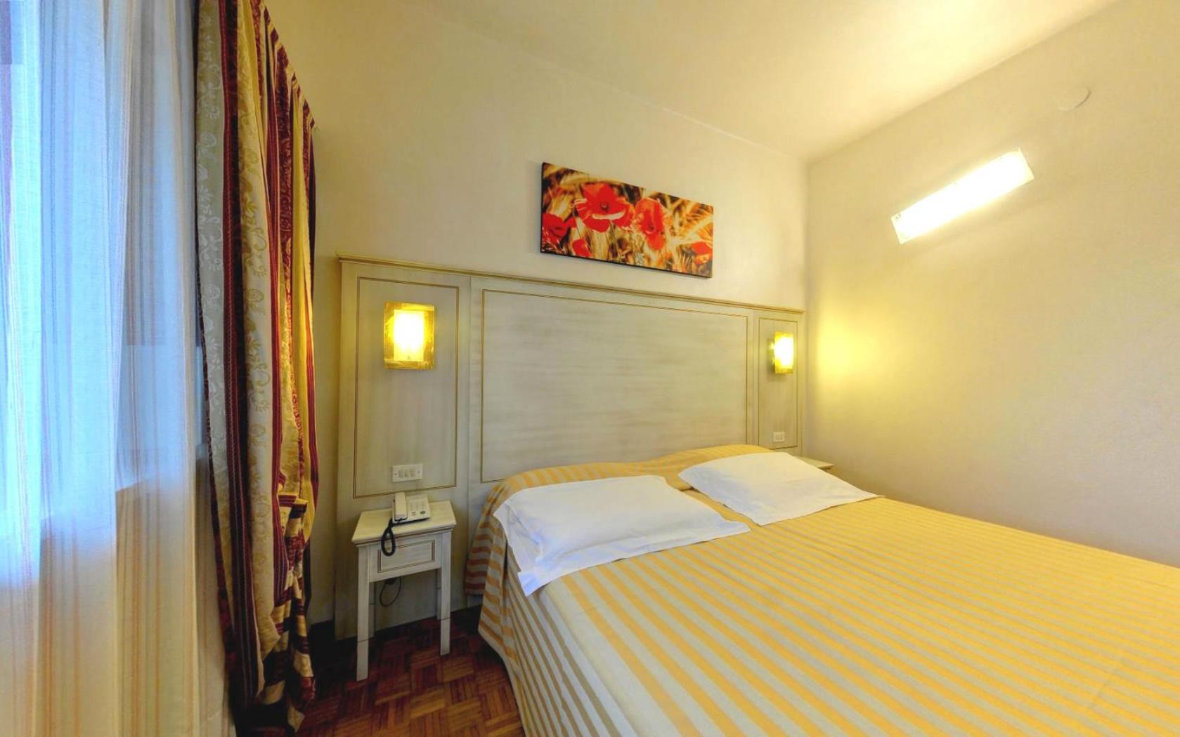 Double Room - Photo 3