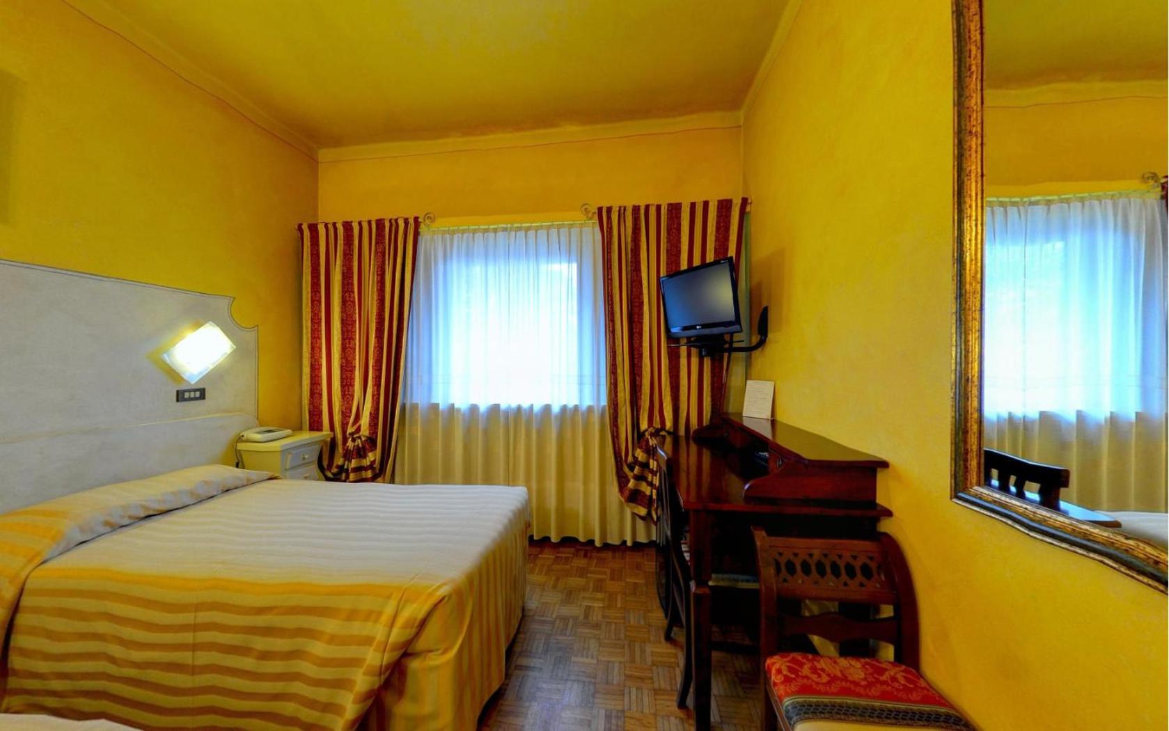 Double Room - Photo 4