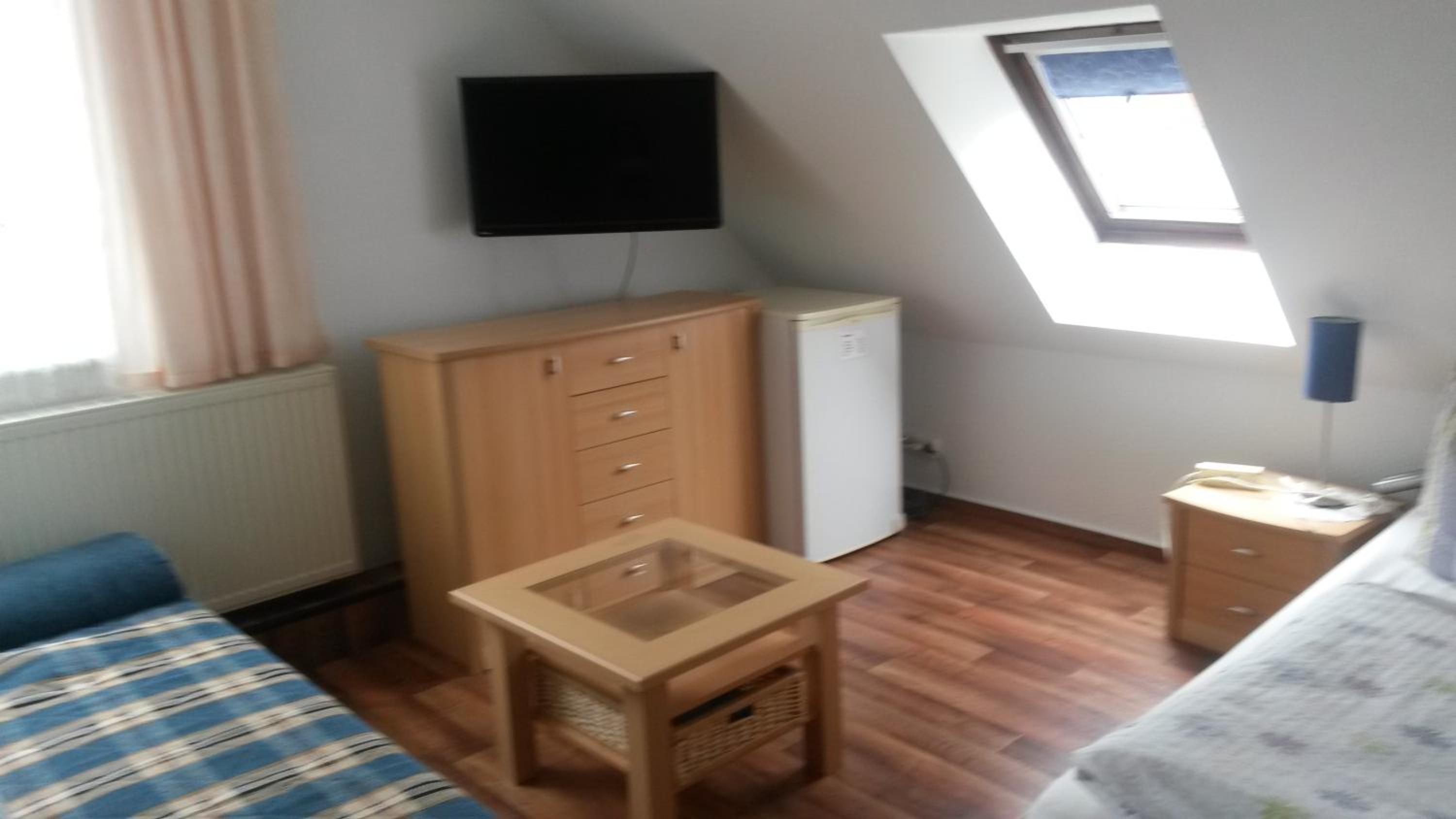 Twin Room with Private Bathroom photo 2