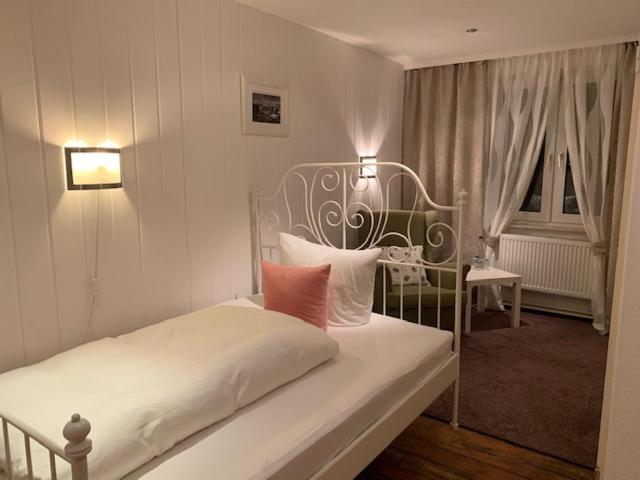 Small Double Room - Ground Floor