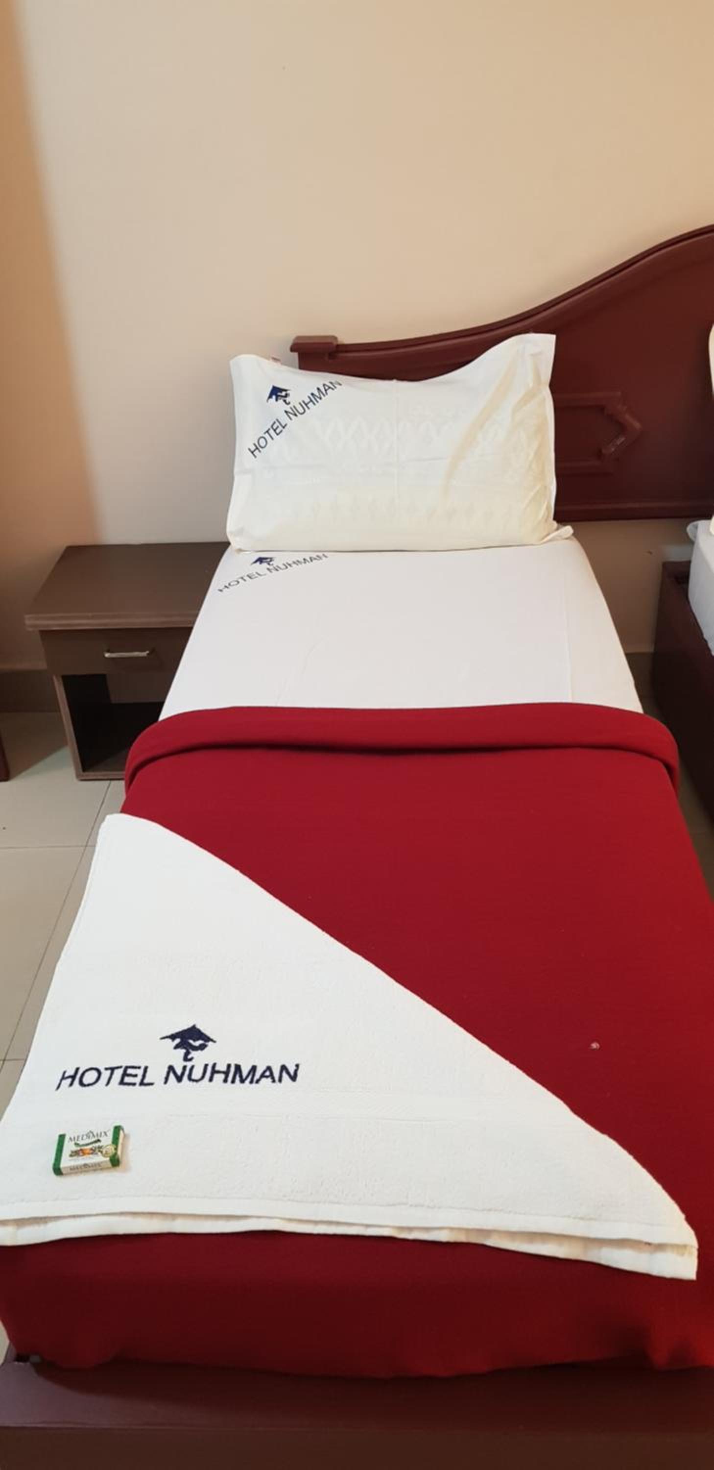 Economy Triple Room photo 3