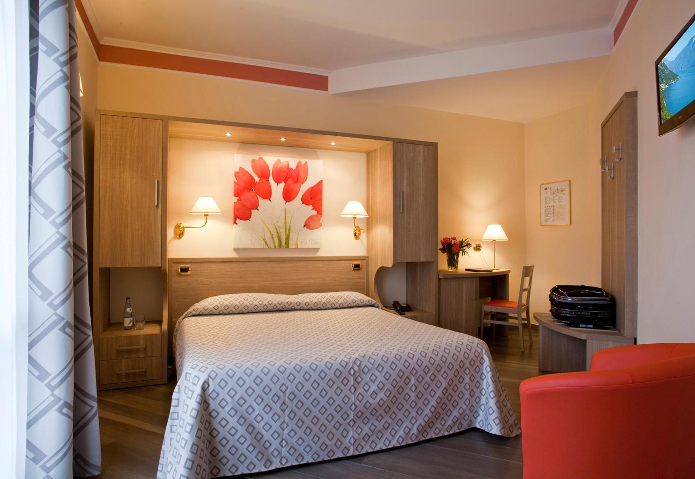 Double or Twin Room - Photo 13
