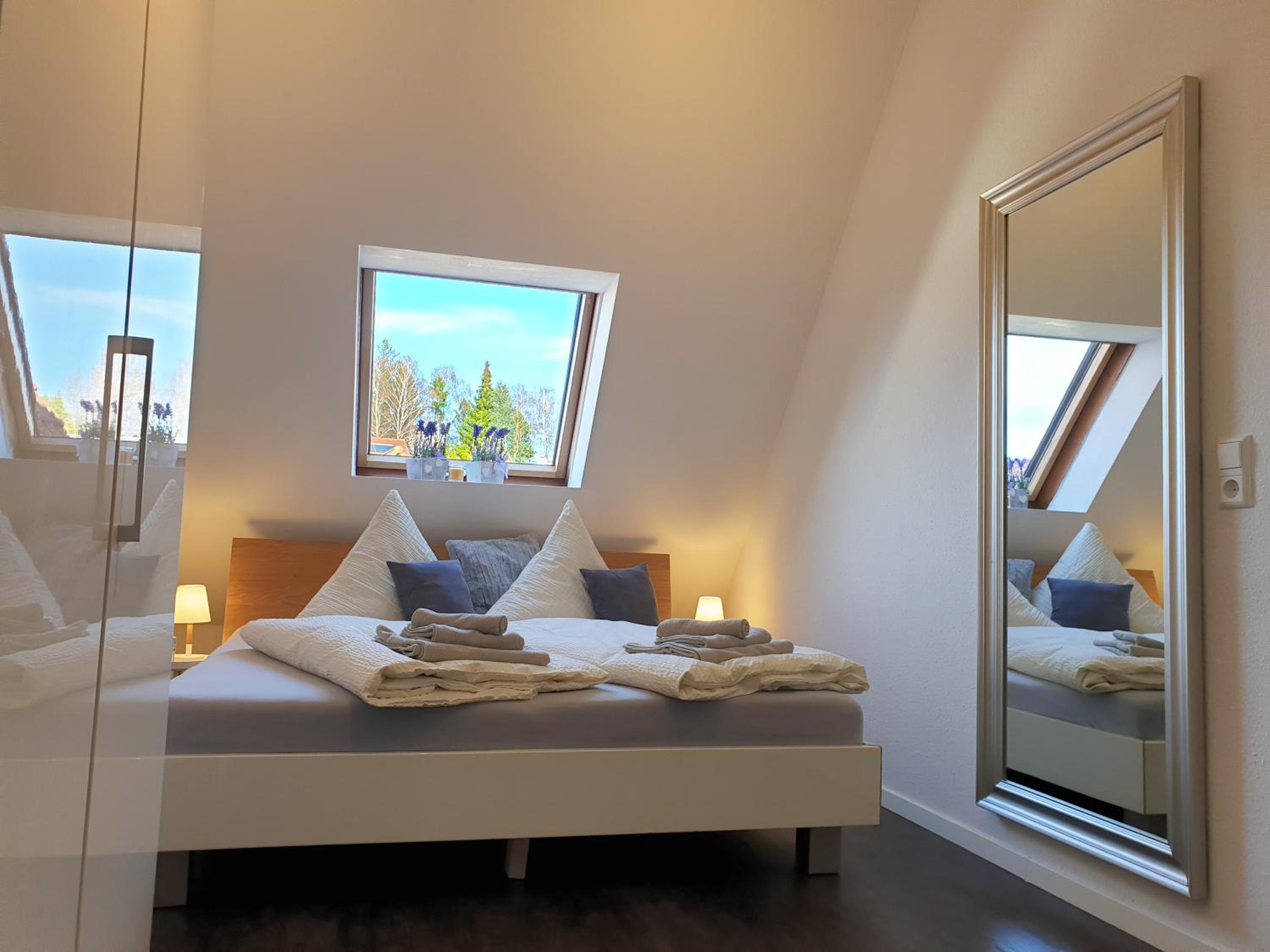 Apartment with Balcony - Photo 17