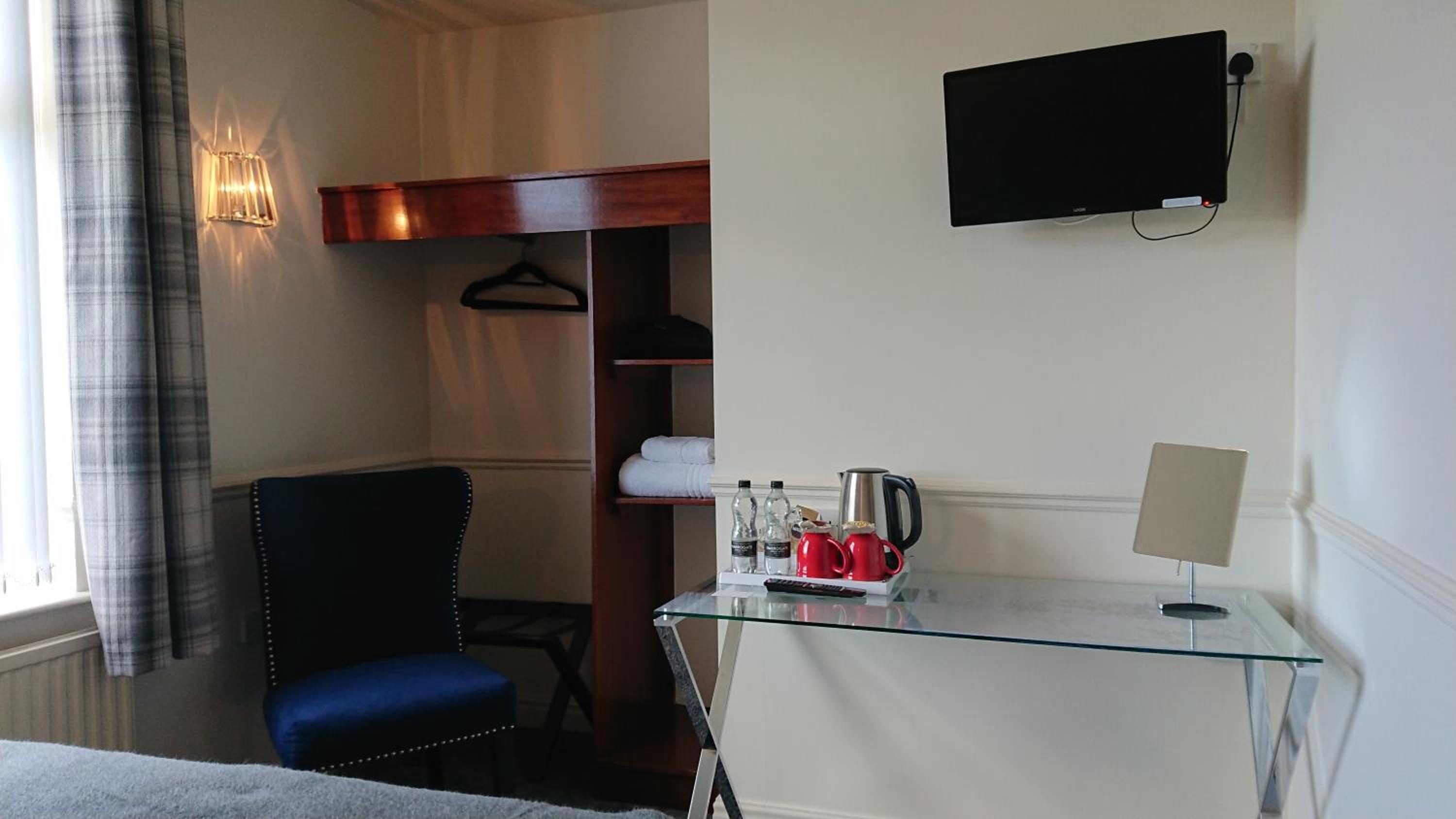 Double Room with Private Bathroom - Photo 3