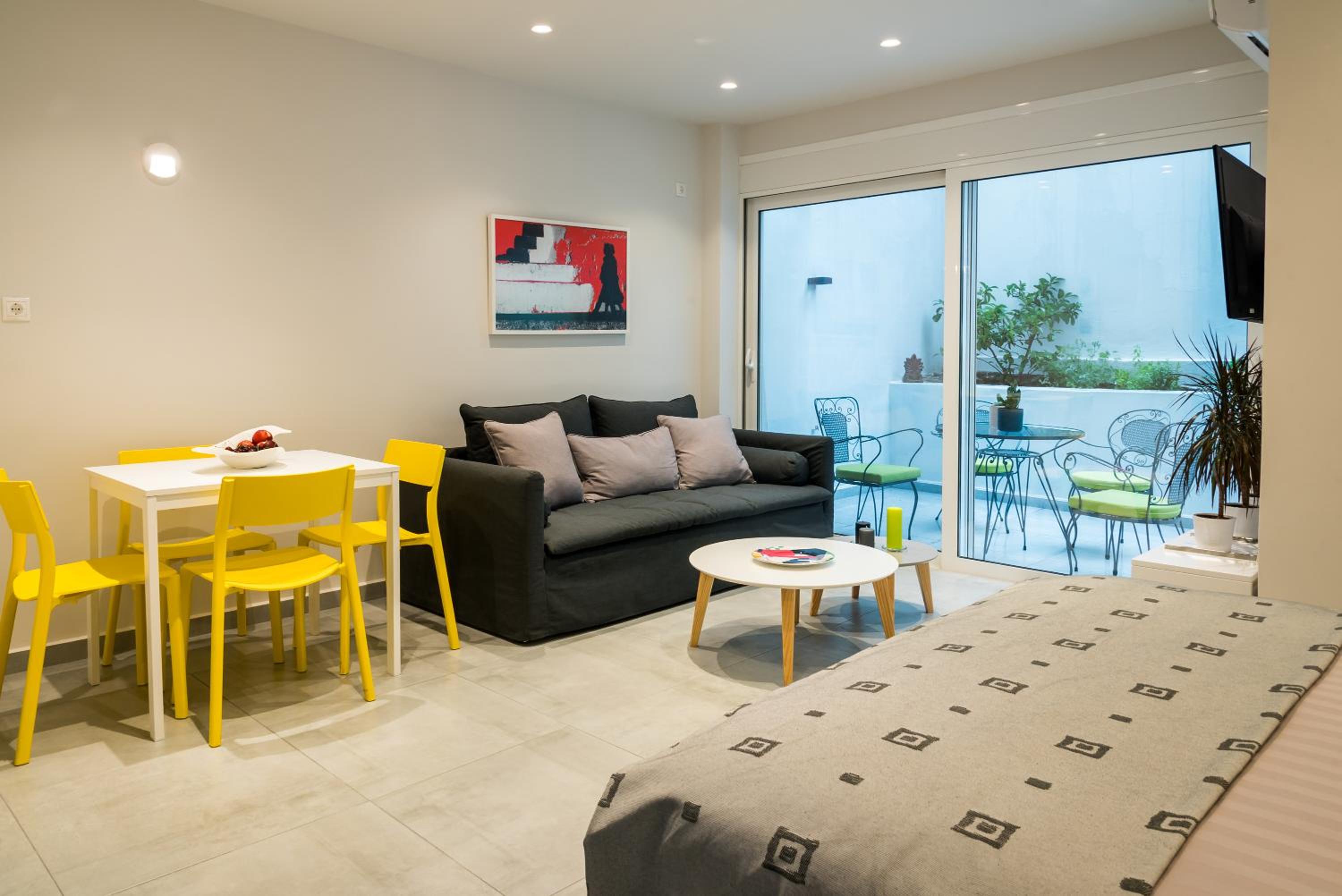 Studio Apartment