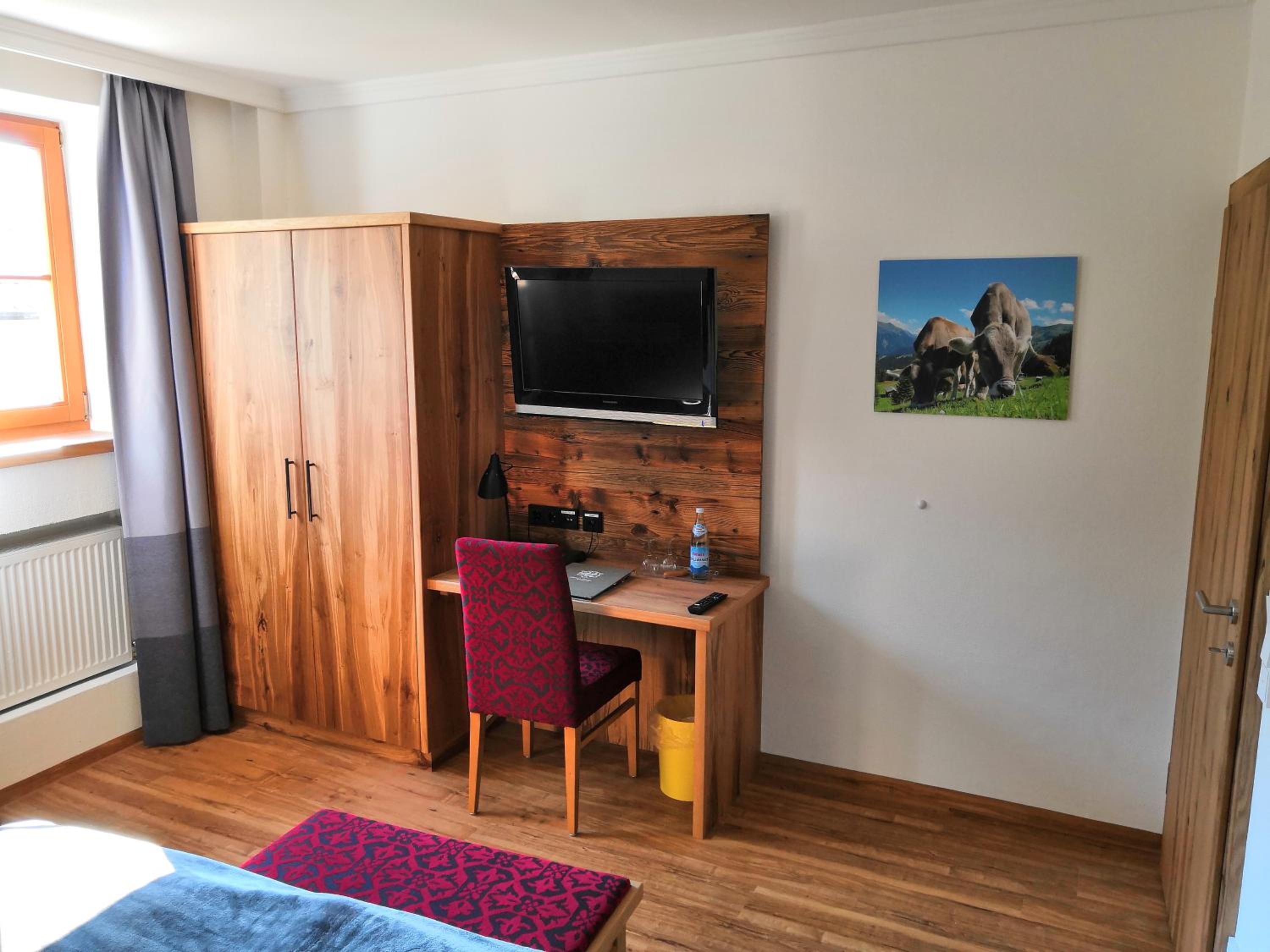 Double Room - Photo 8
