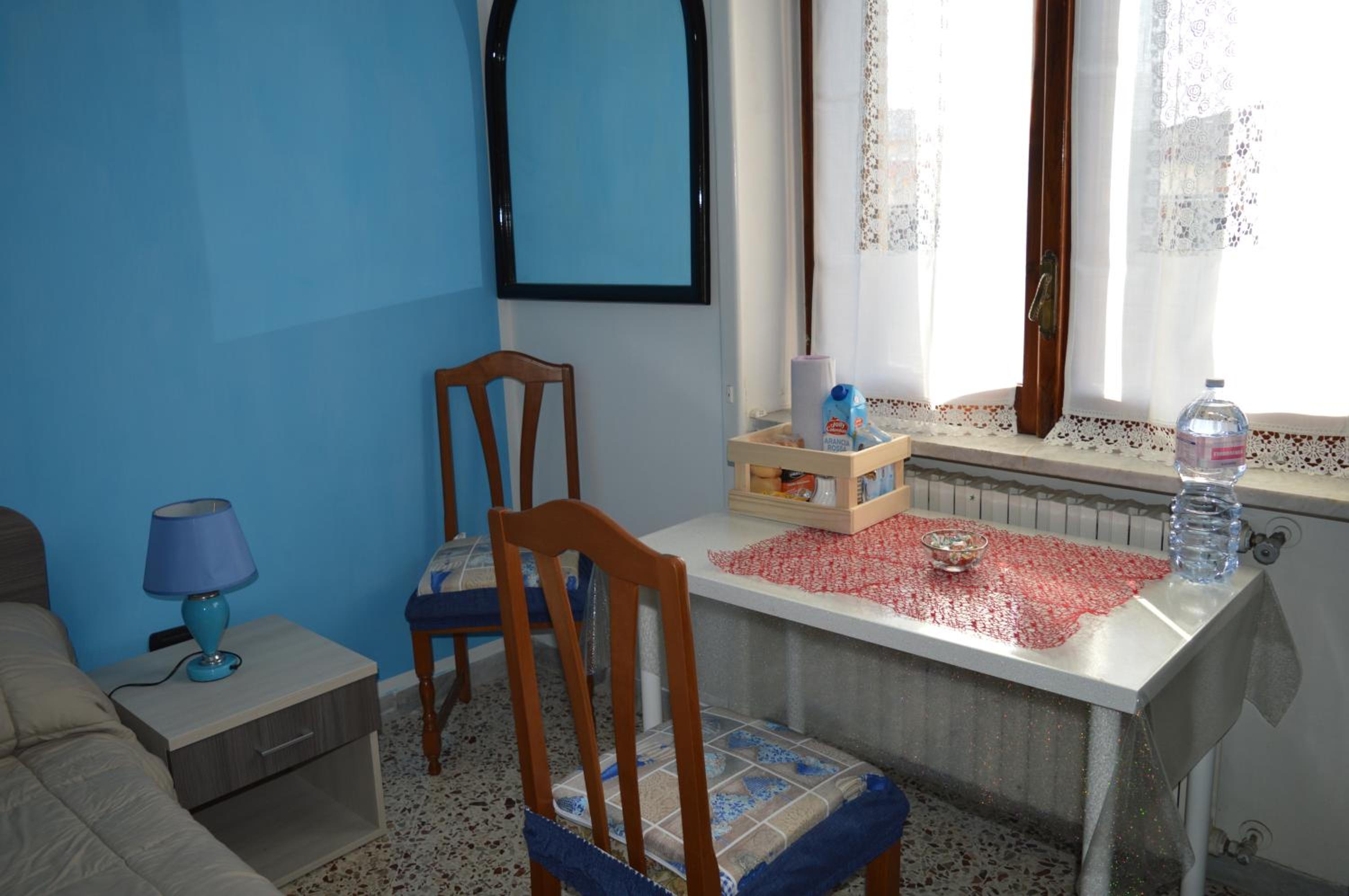 Quadruple Room with Private Bathroom - Photo 5