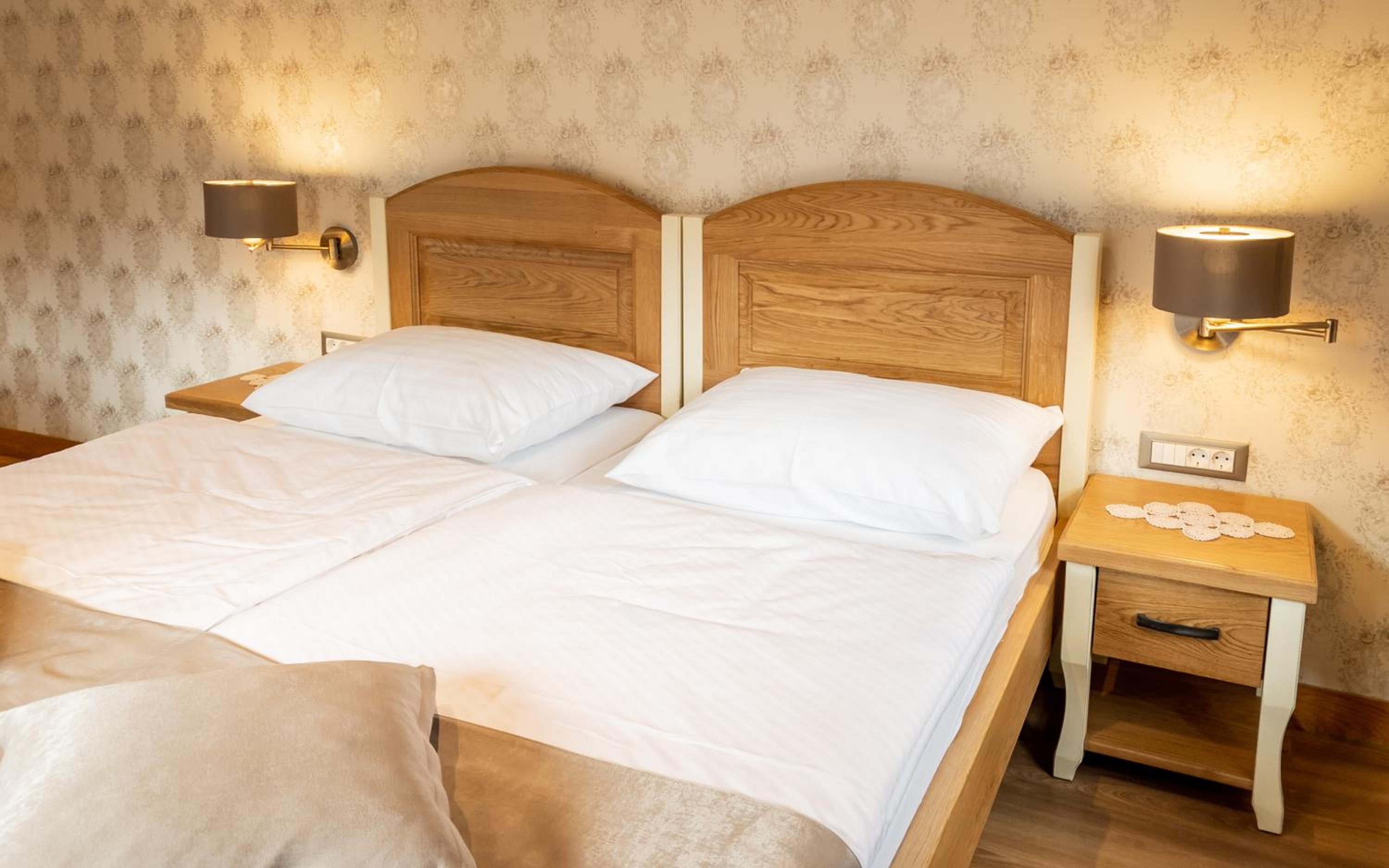 Deluxe Double or Twin Room with City View - Photo 1