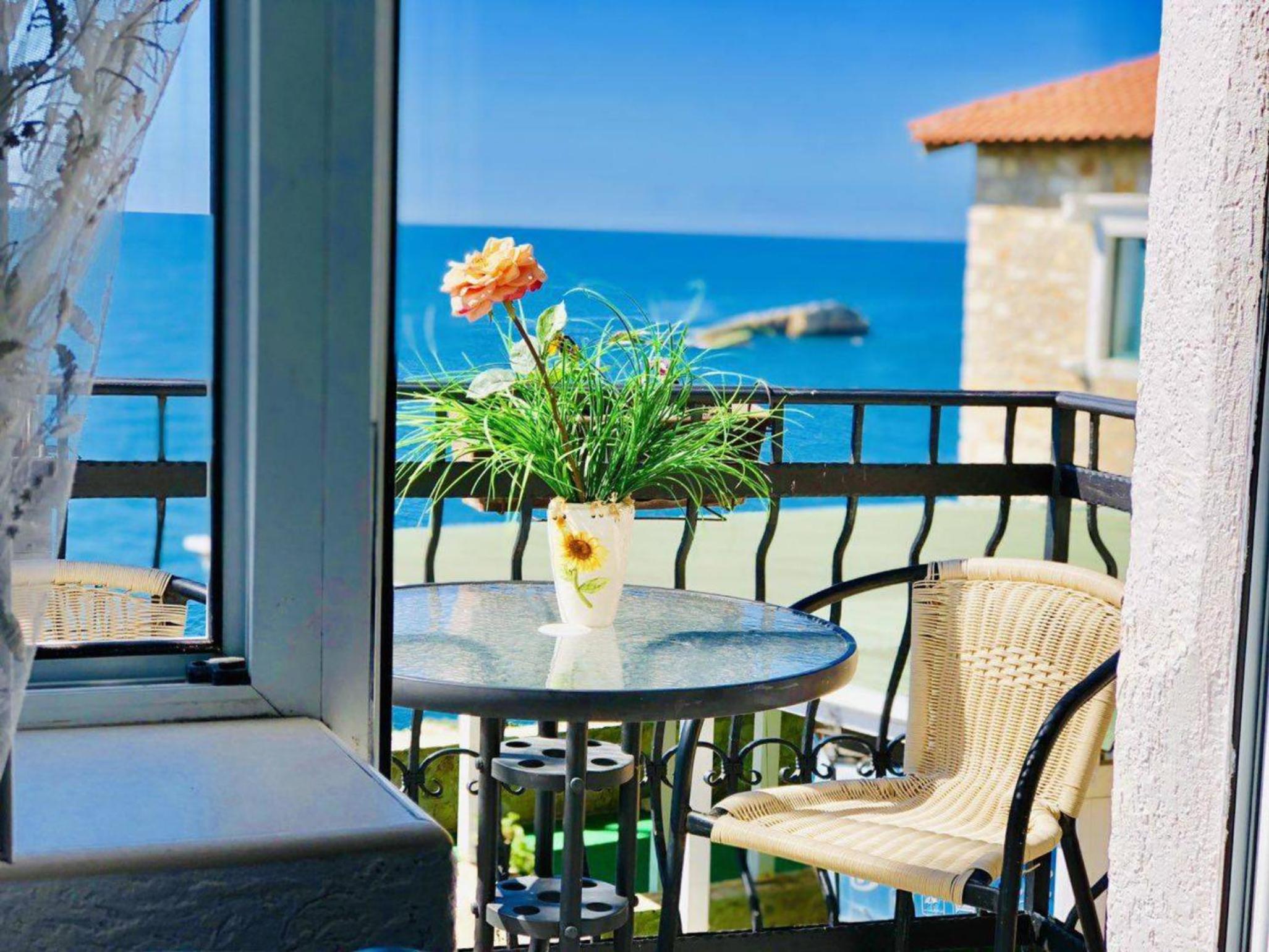 Studio with Balcony and Sea View