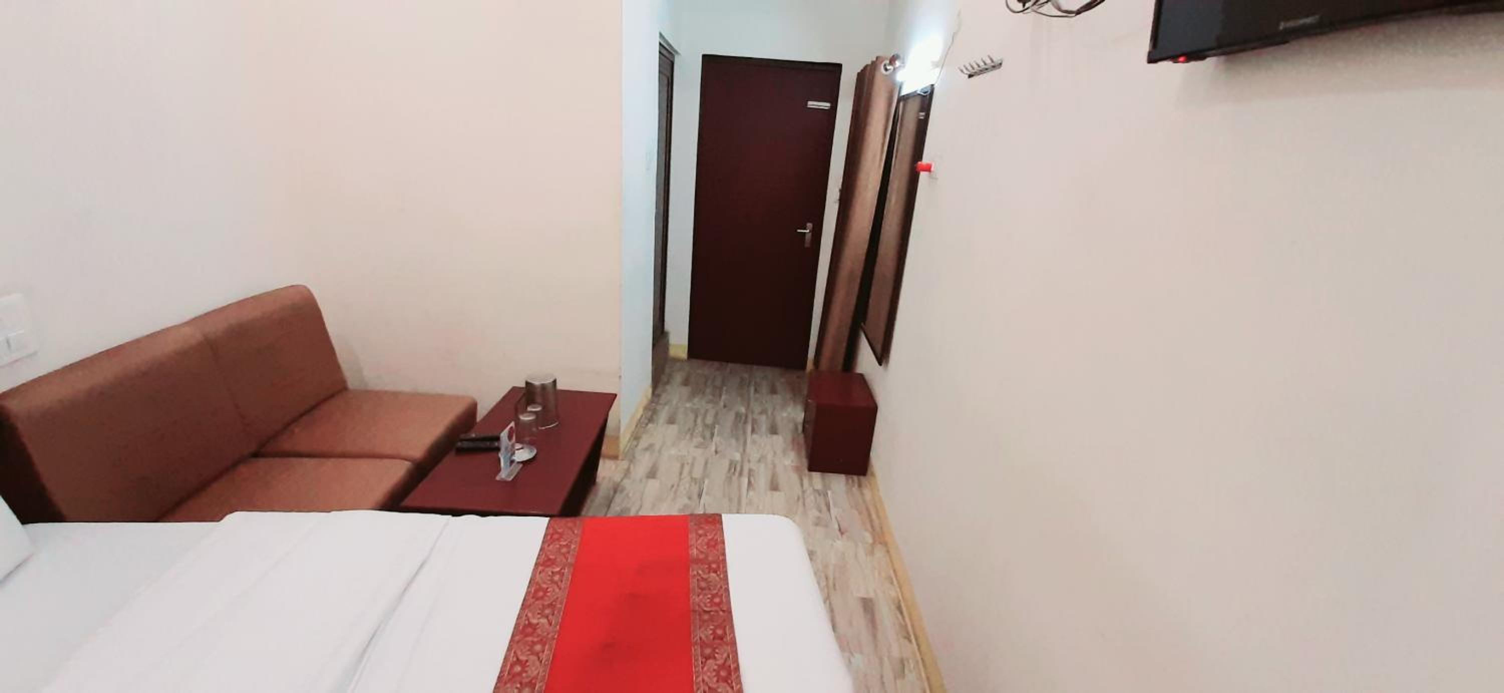 Deluxe Room - Photo 2