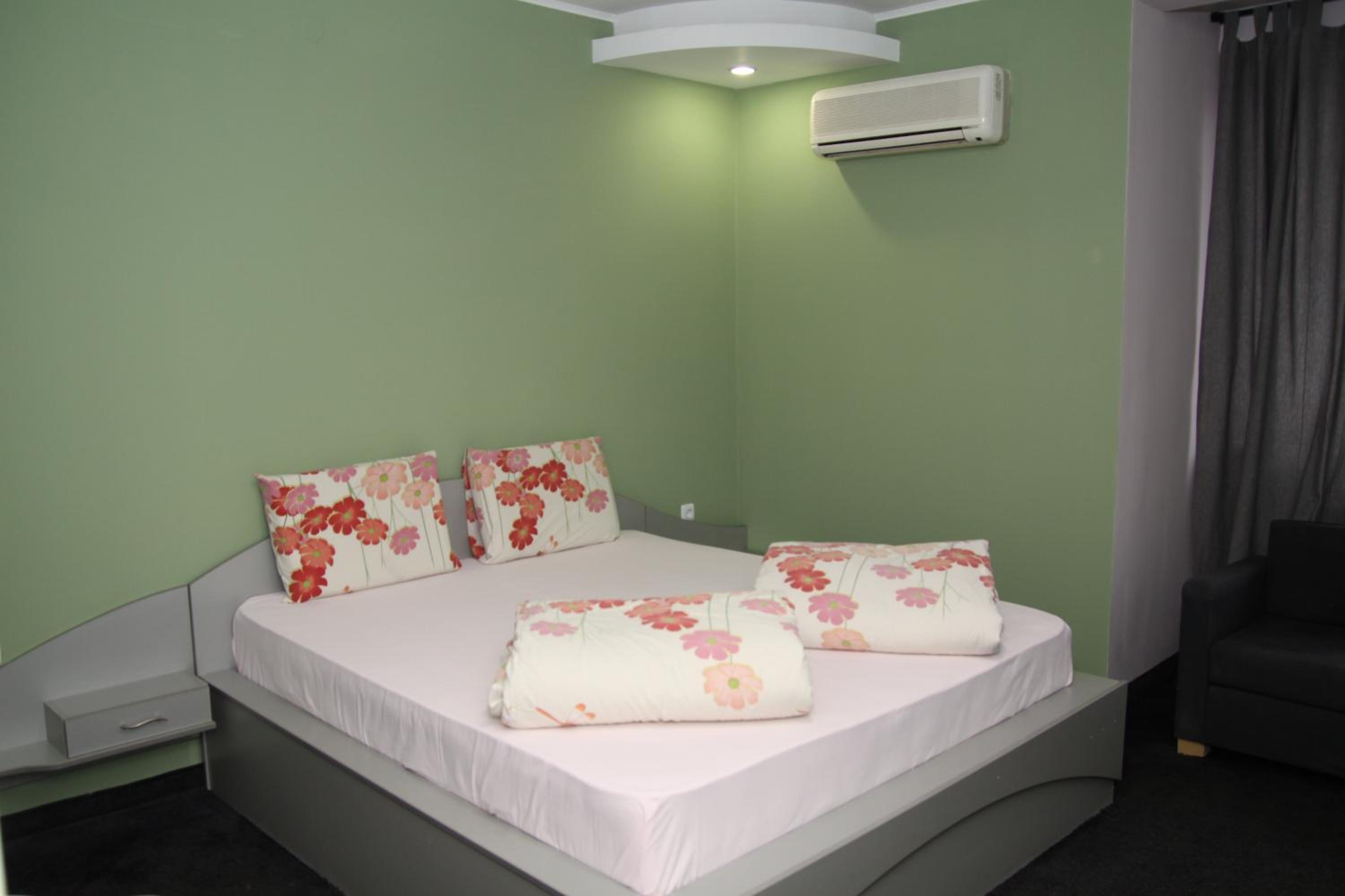 Double Room - Photo 14