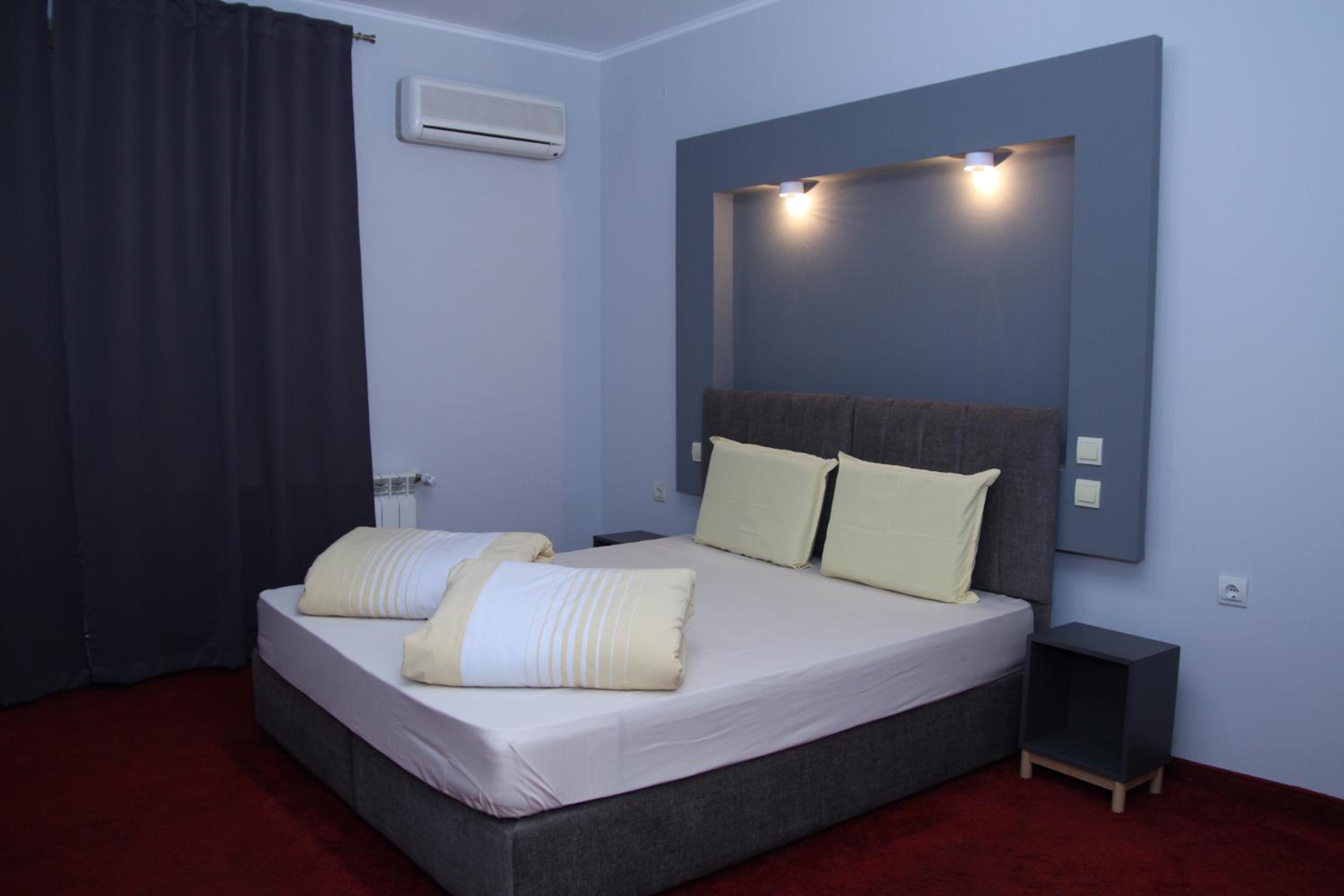 Deluxe Double or Twin Room with Balcony - Photo 1