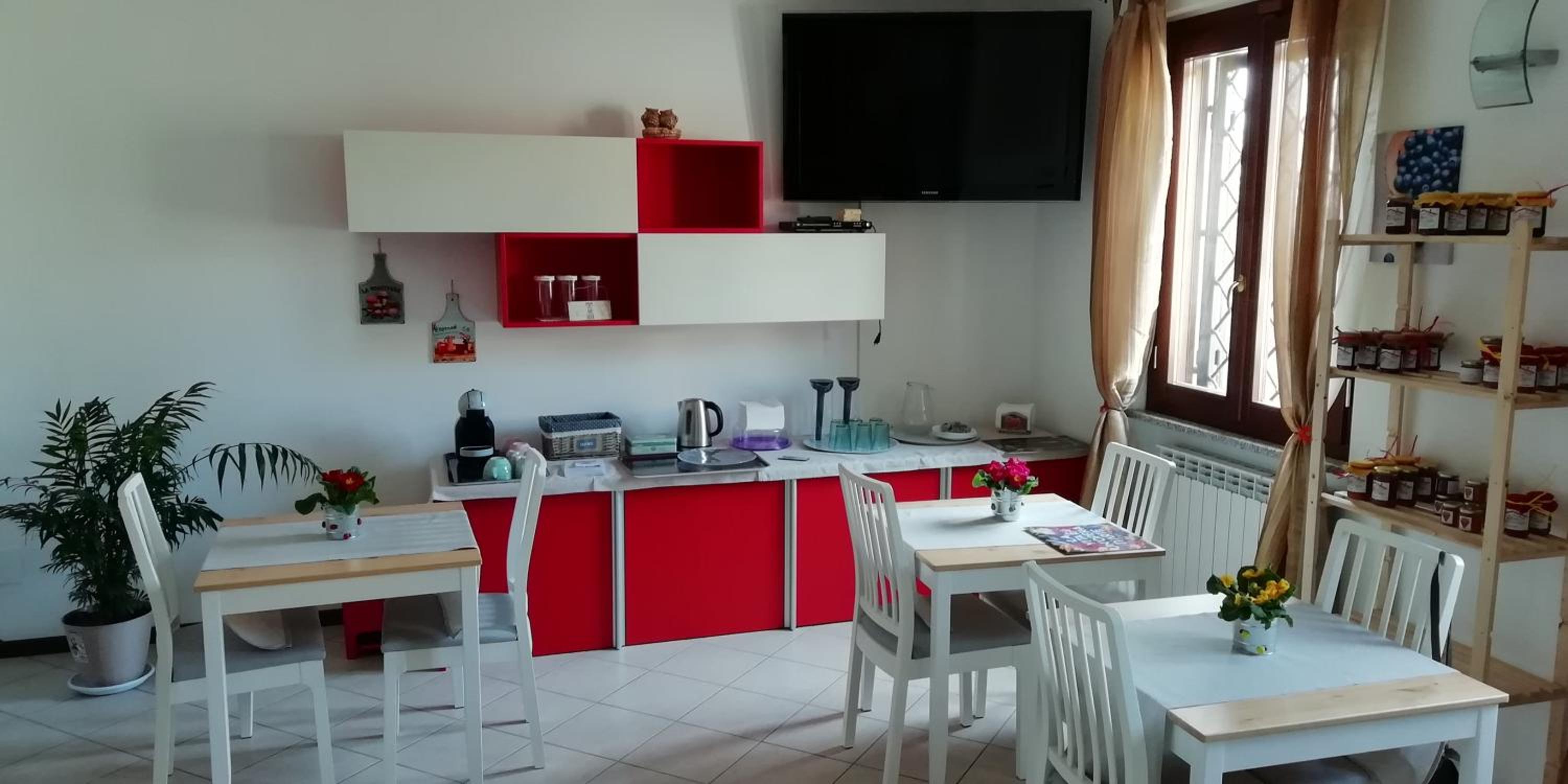Double or Twin Room - Photo 6
