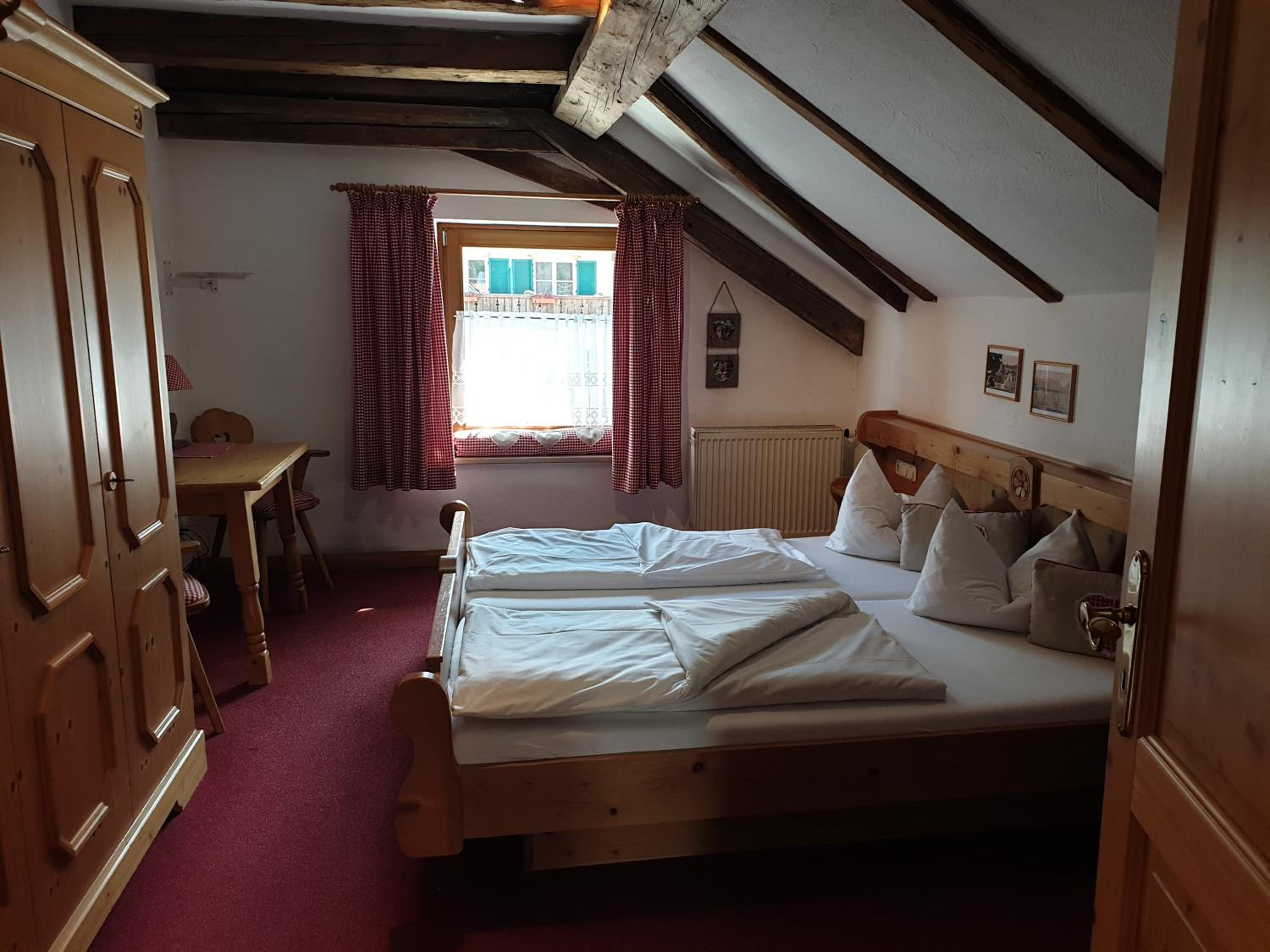 Double Room with Extra Bed photo 1