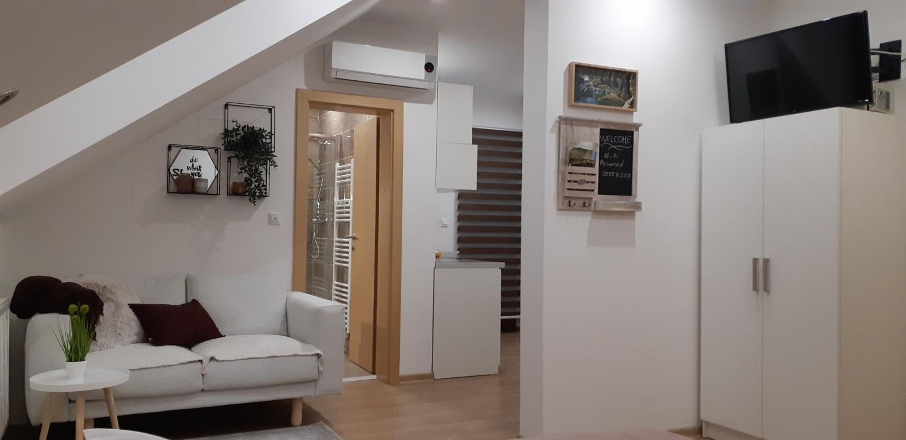 Studio with Balcony photo 3