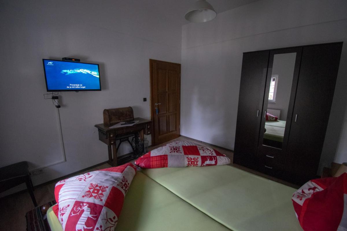 Standard Double Room with Shared Bathroom photo 1