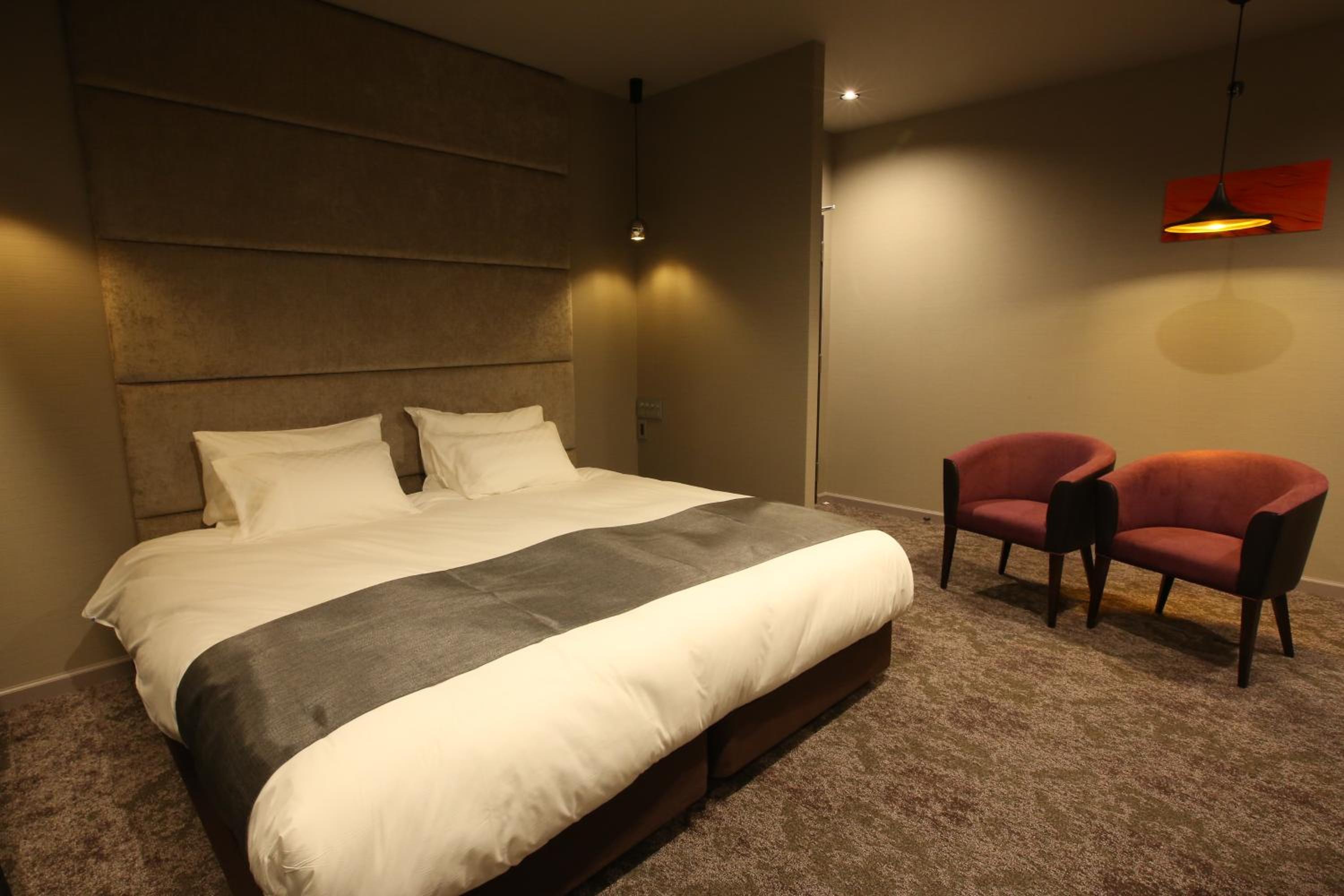 Deluxe Double Room - Photo 10
