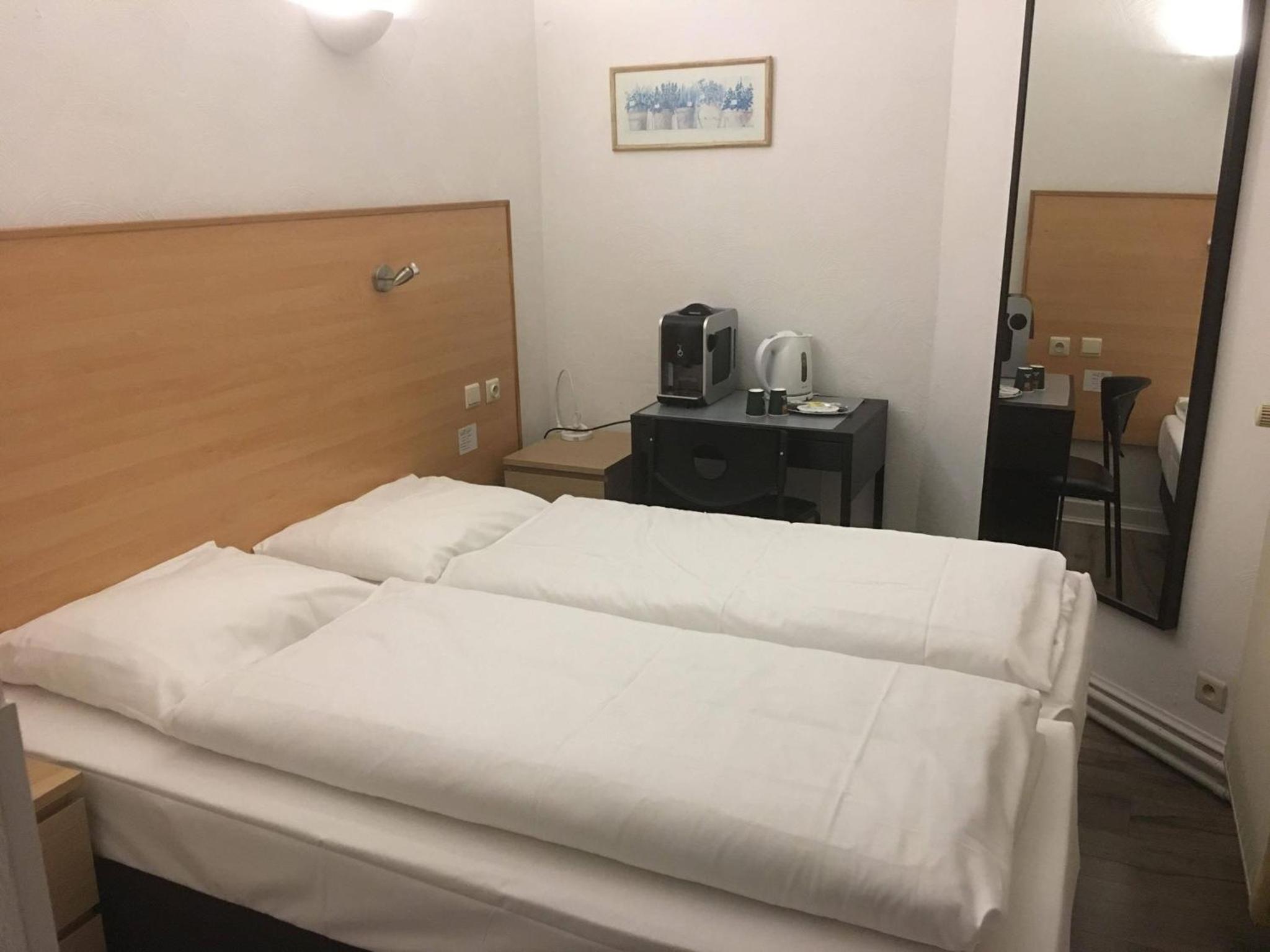 Small Double Room photo 1