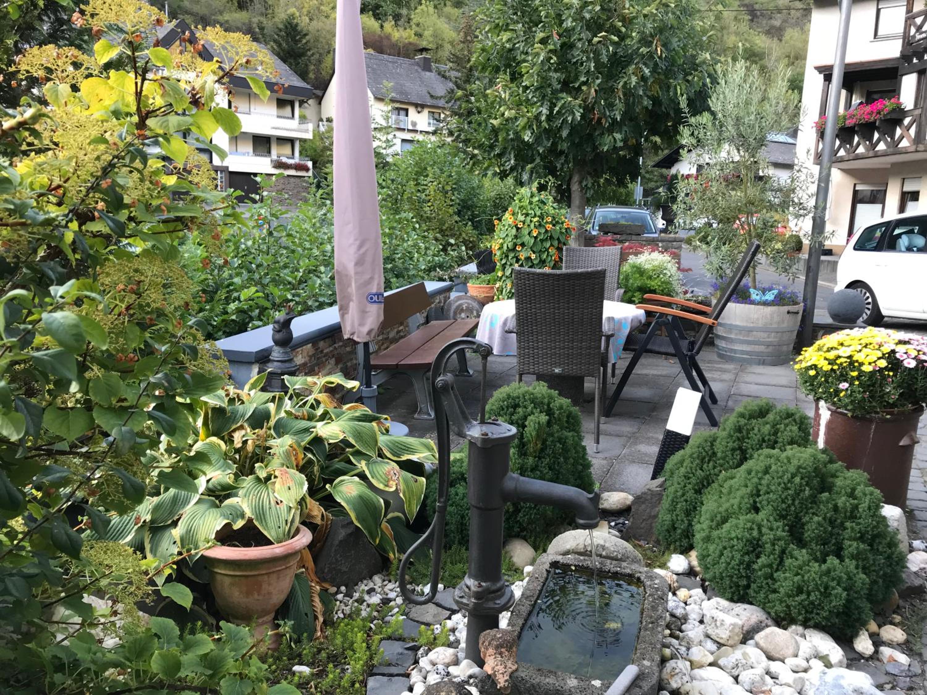 Apartment with Mountain View photo 3
