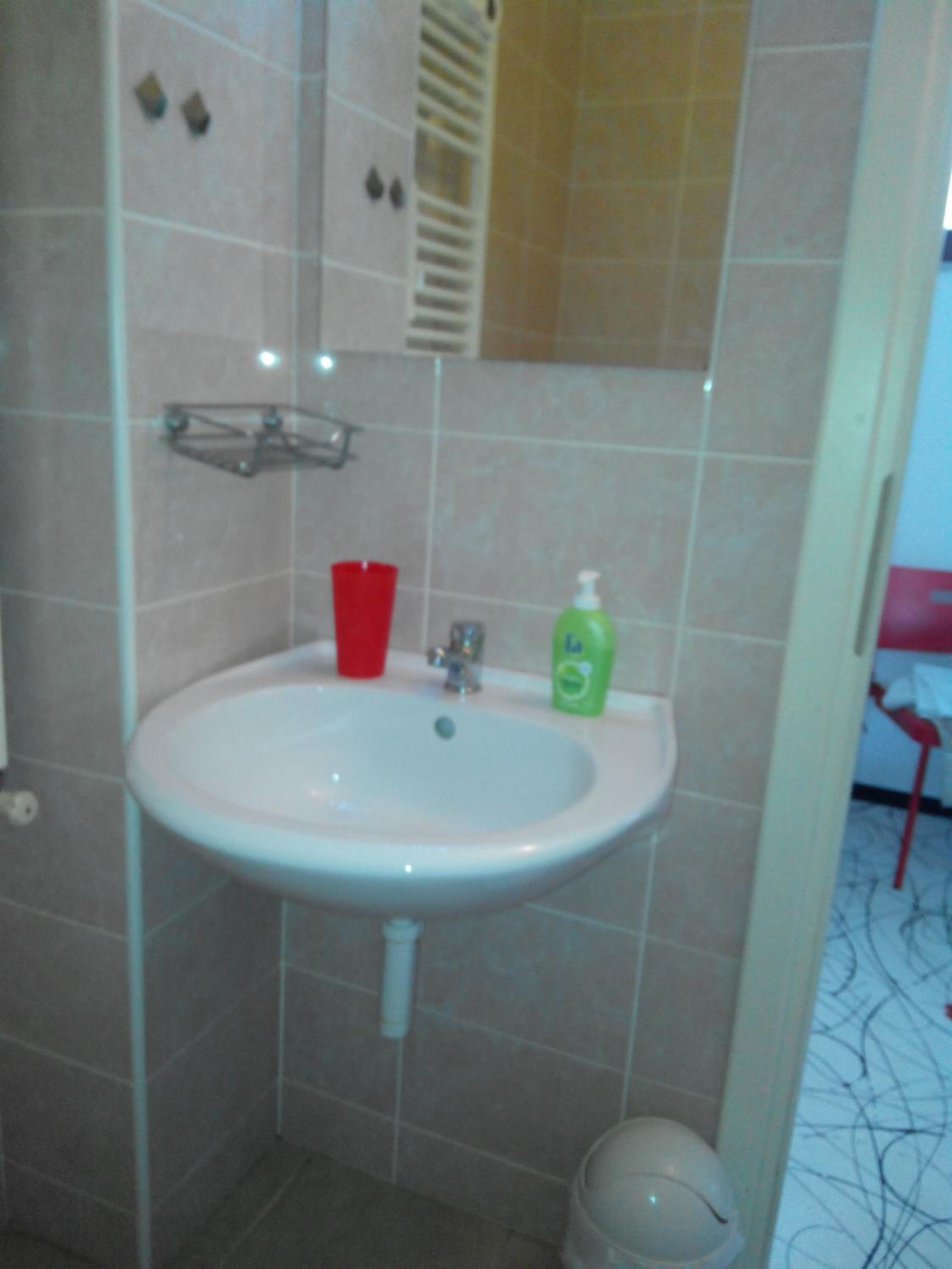 Double Room with Private Bathroom - Photo 22