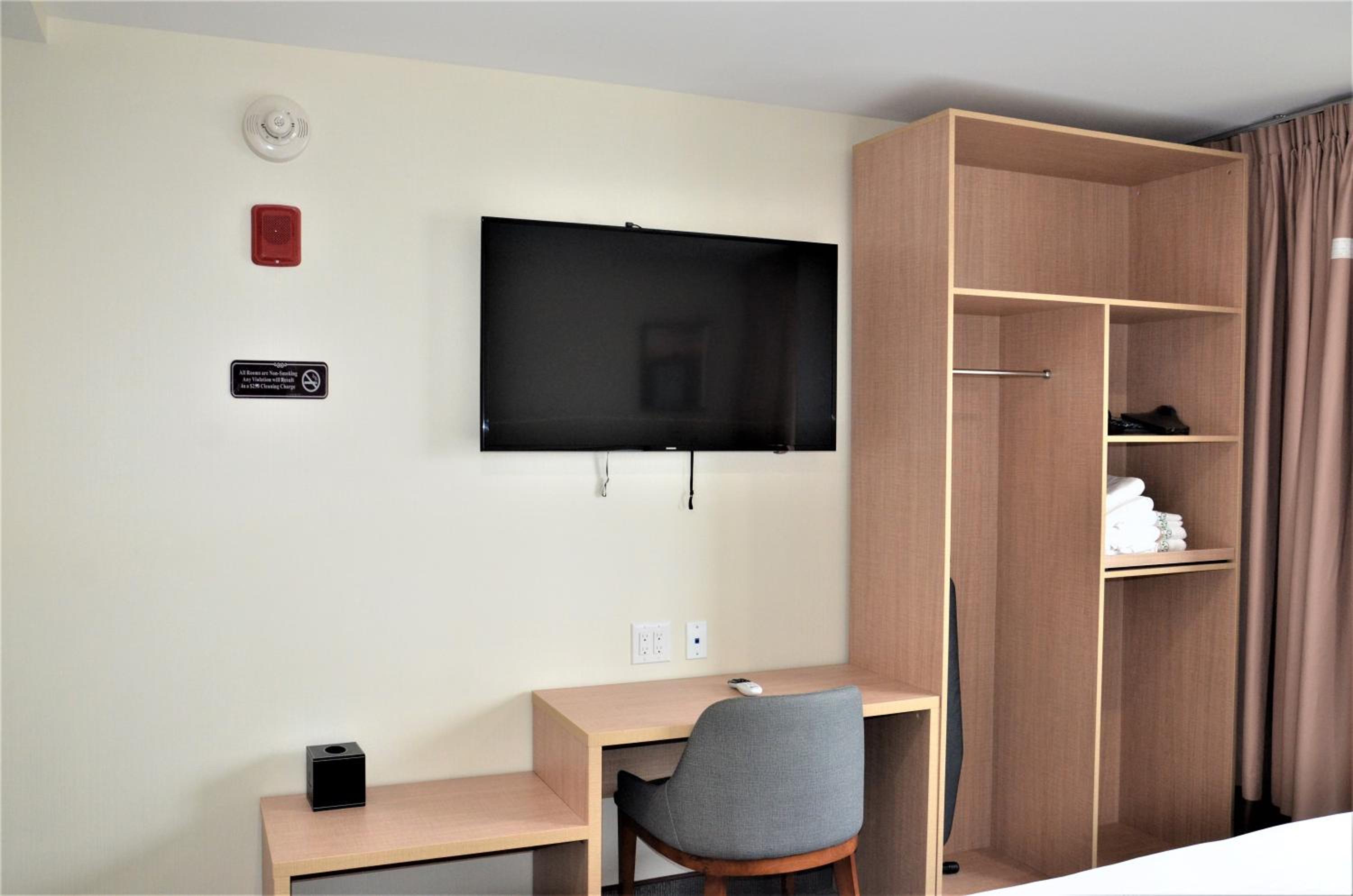 Double Room with Two Double Beds - Photo 3