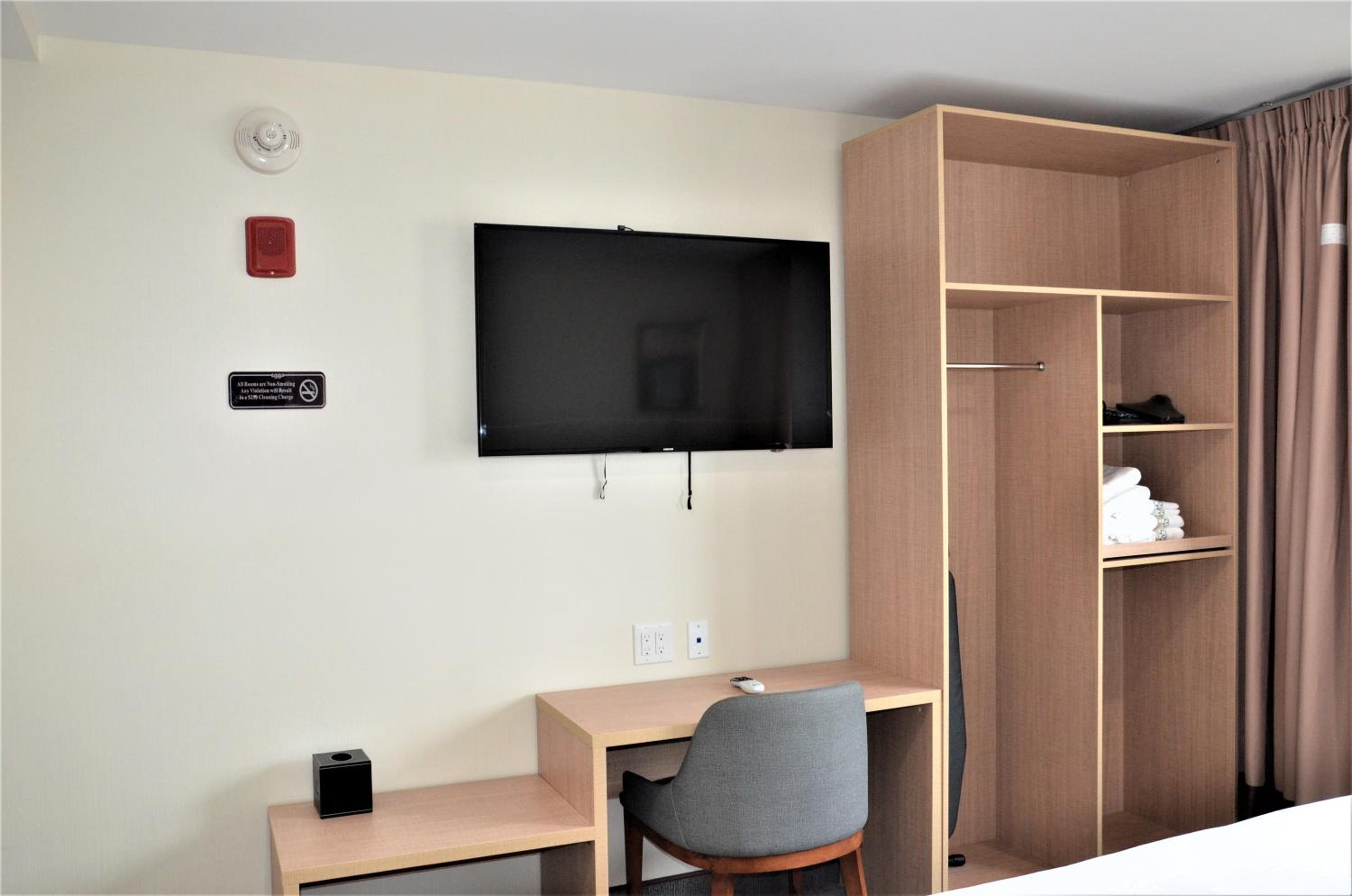 Standard King Room - Photo 3
