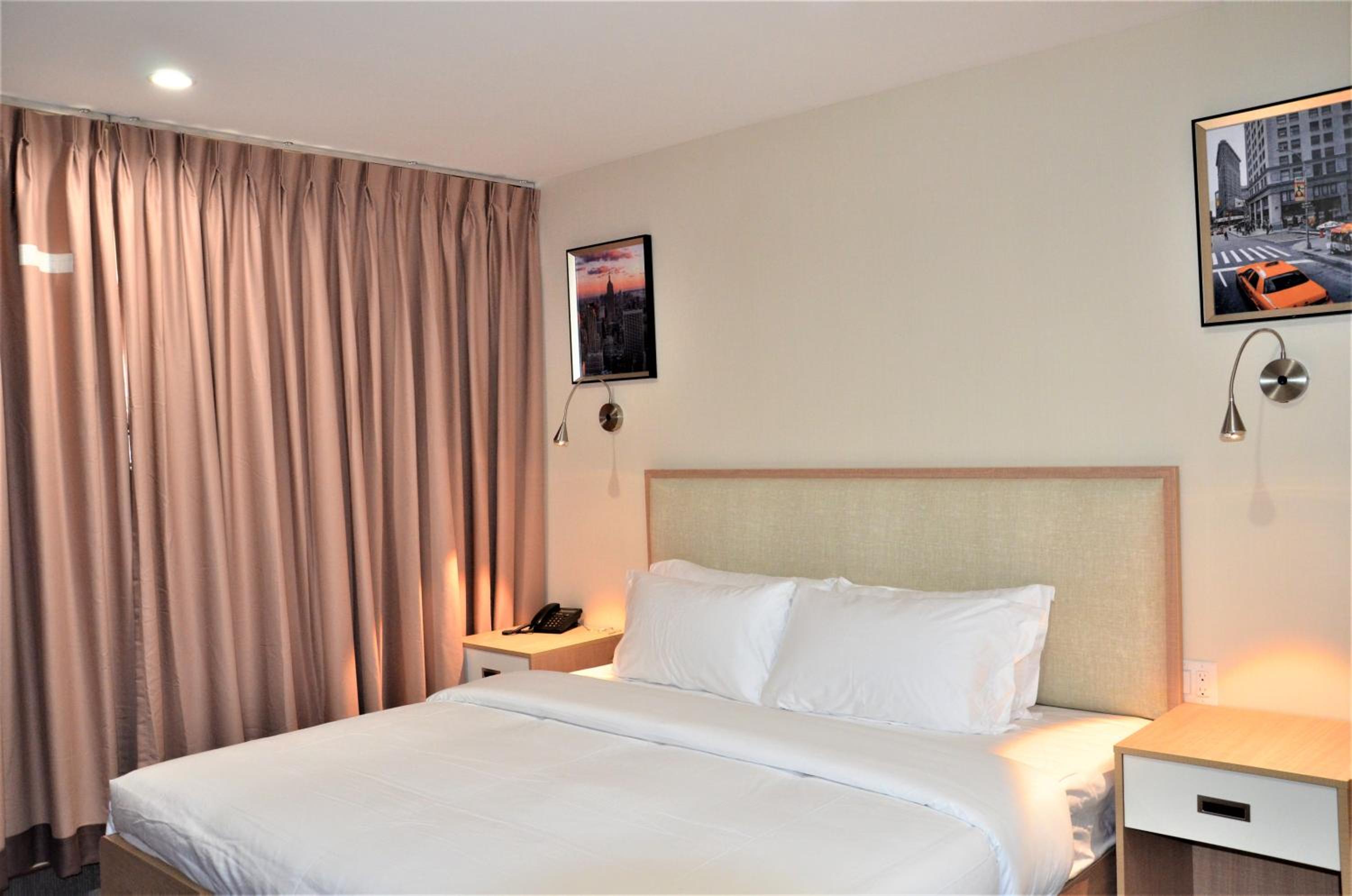 Standard King Room - Photo 1