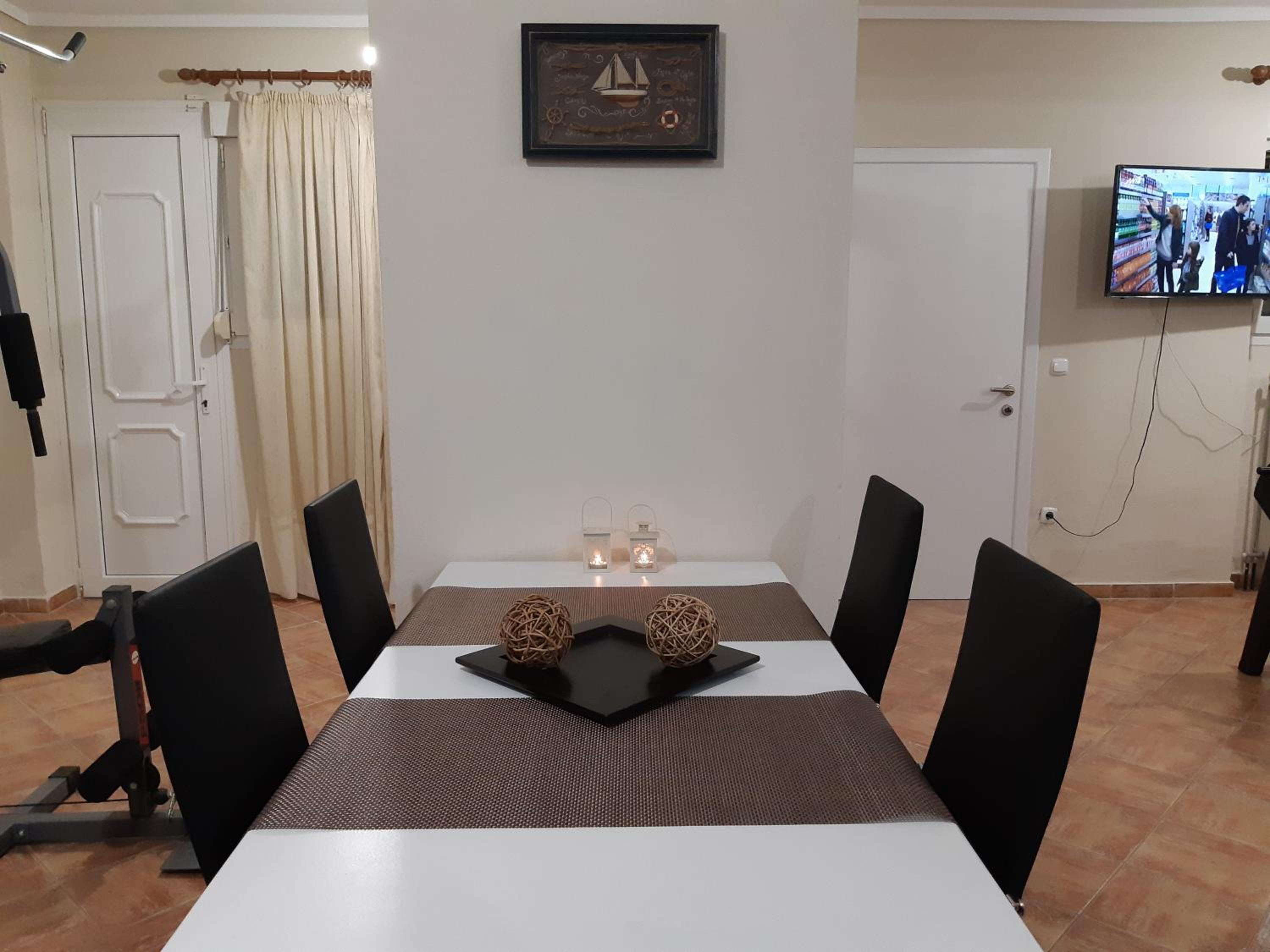 Two-Bedroom House - Photo 25
