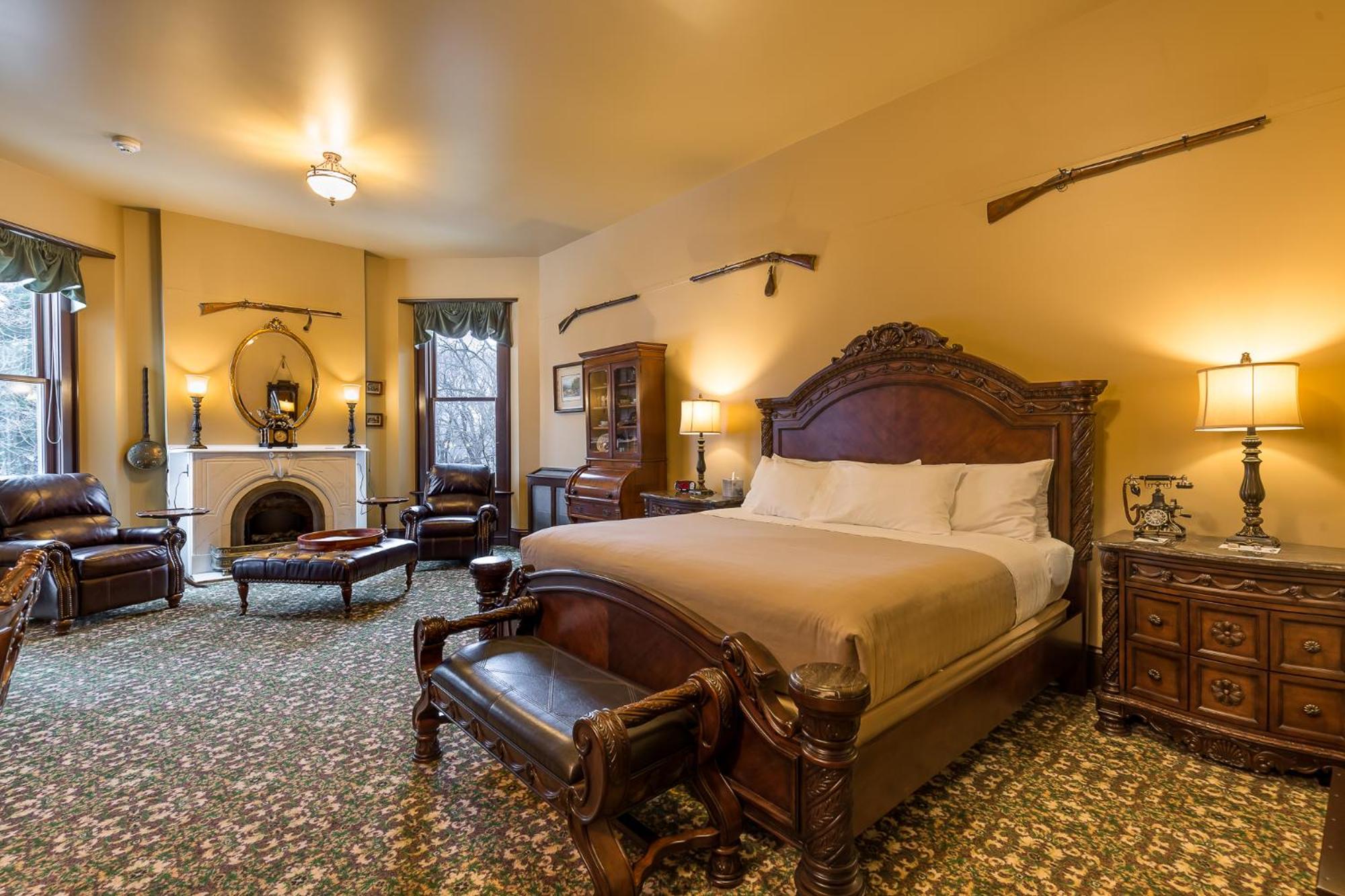 Superior King Suite - Photo 1