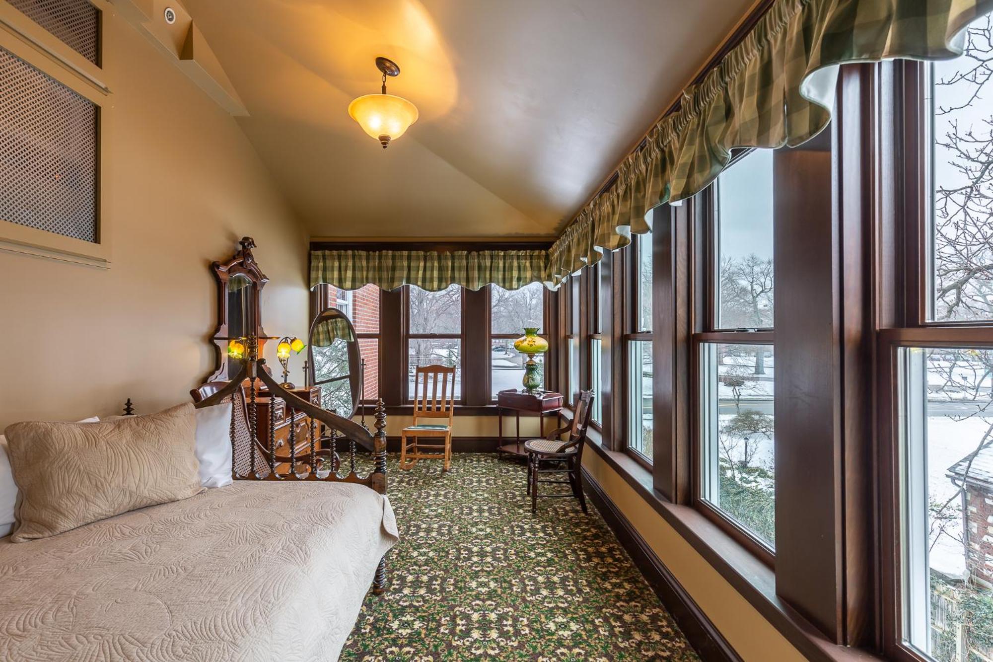 Superior King Suite - Photo 5
