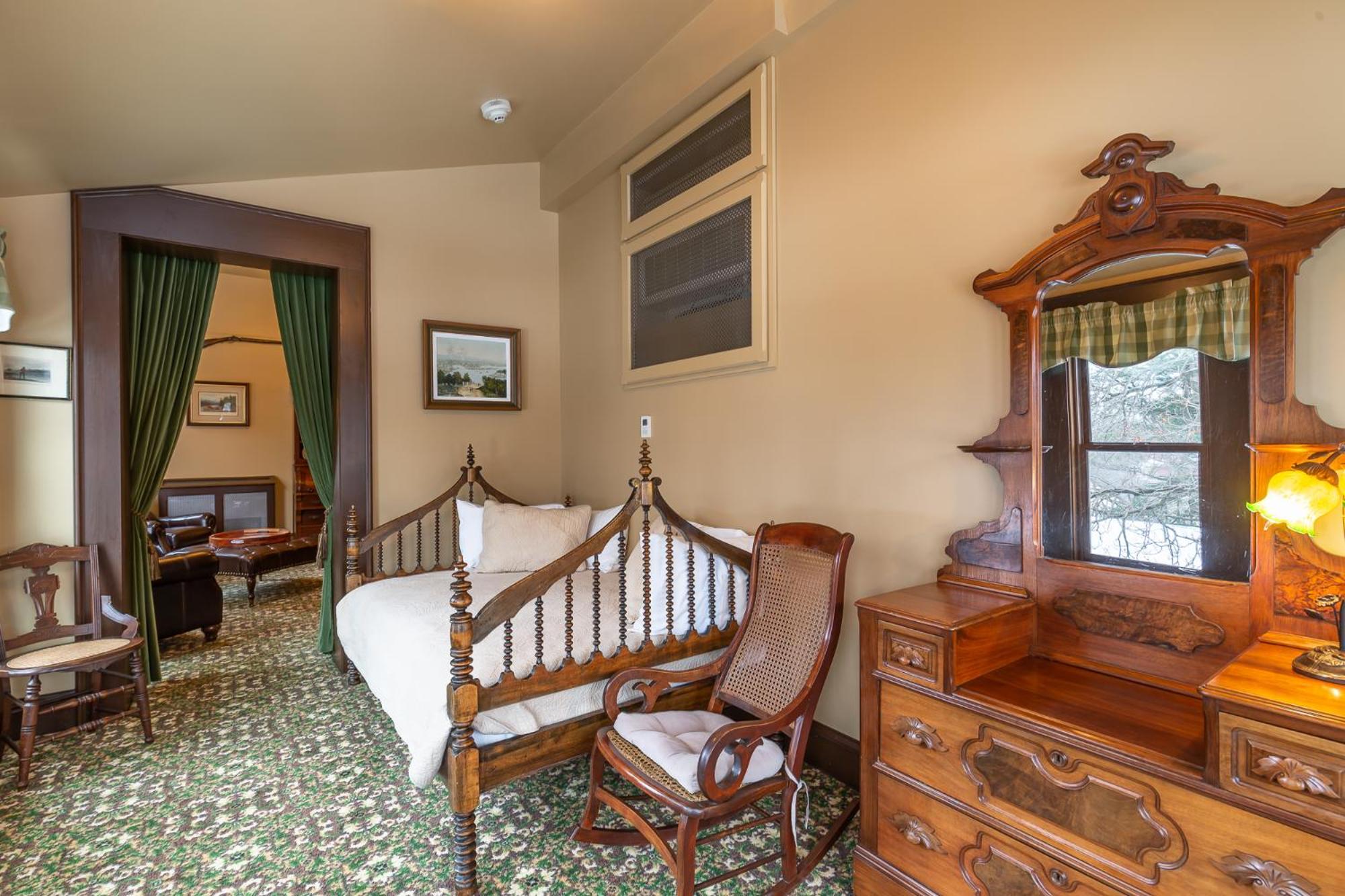 Superior King Suite - Photo 4