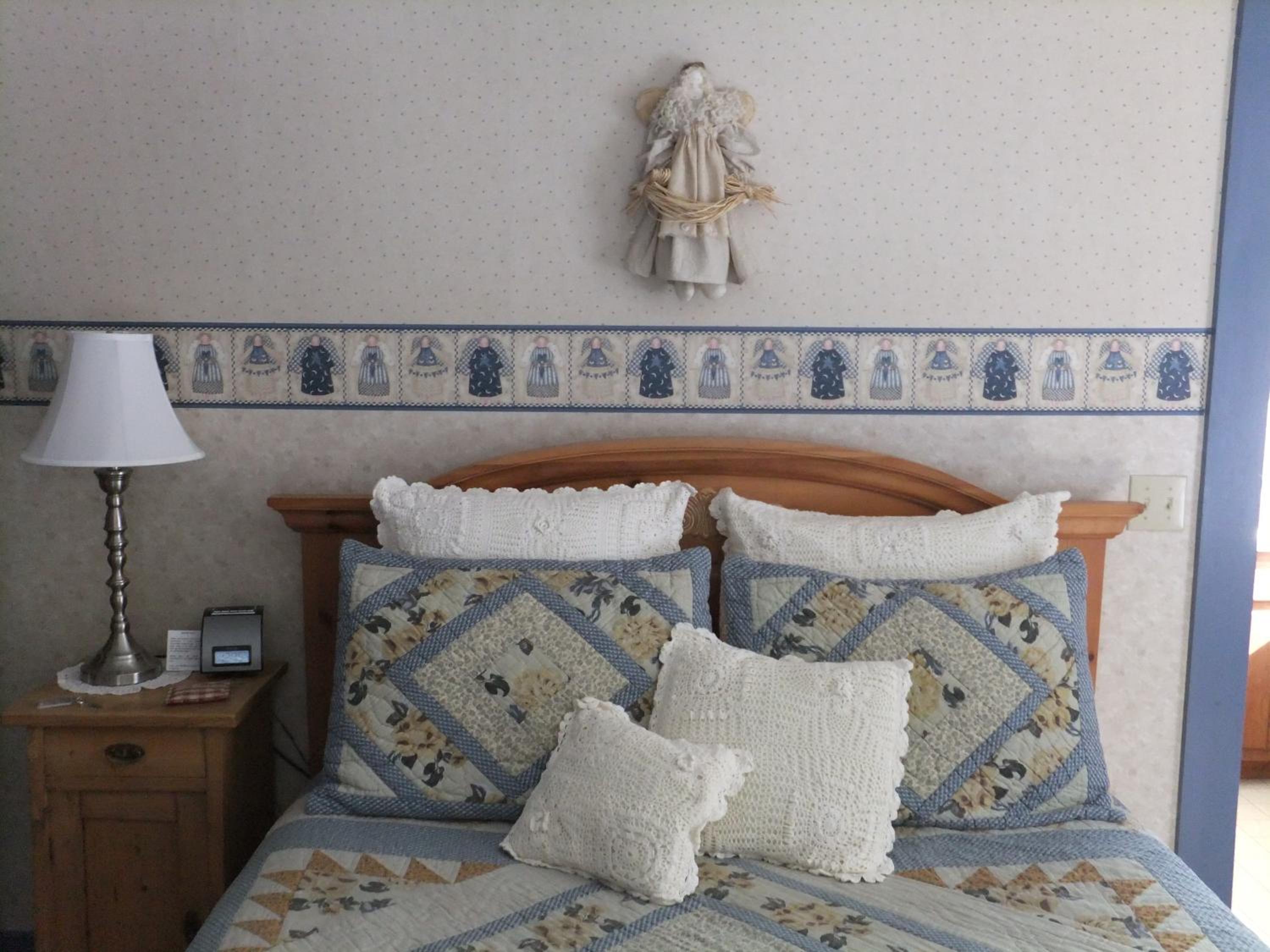 Queen Room photo 1