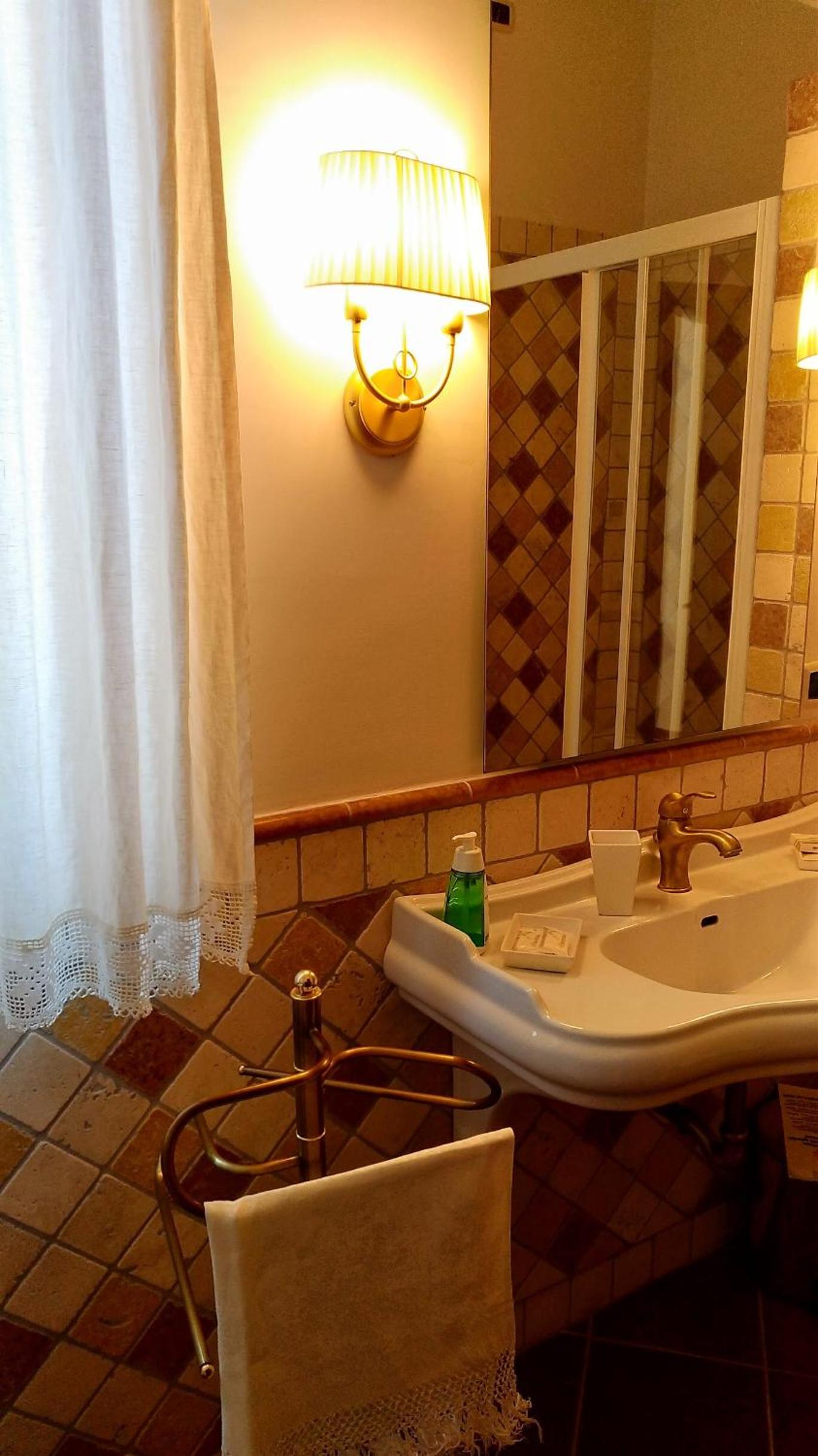 Deluxe Suite - Photo 14