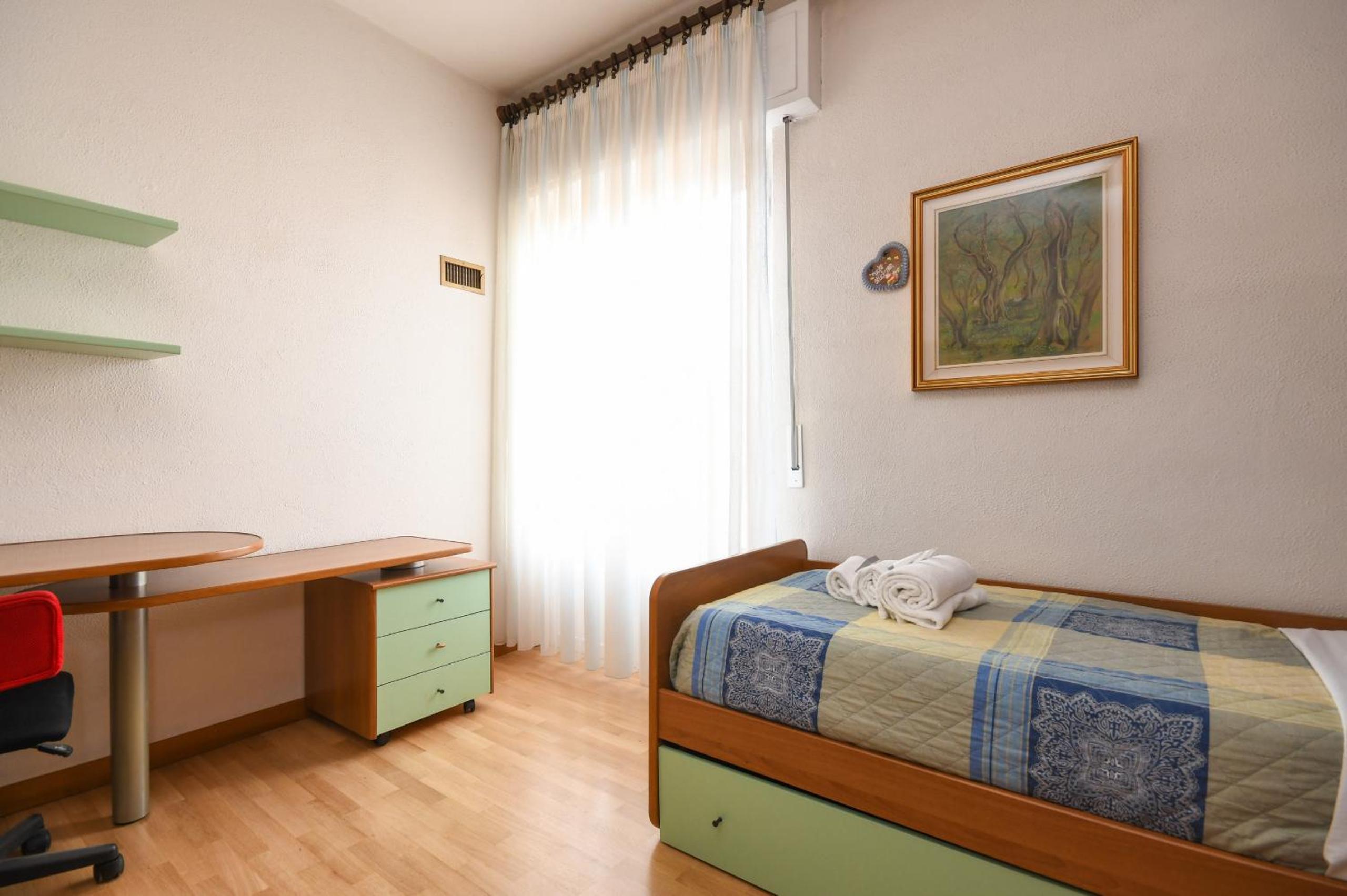 Apartment with Lake View