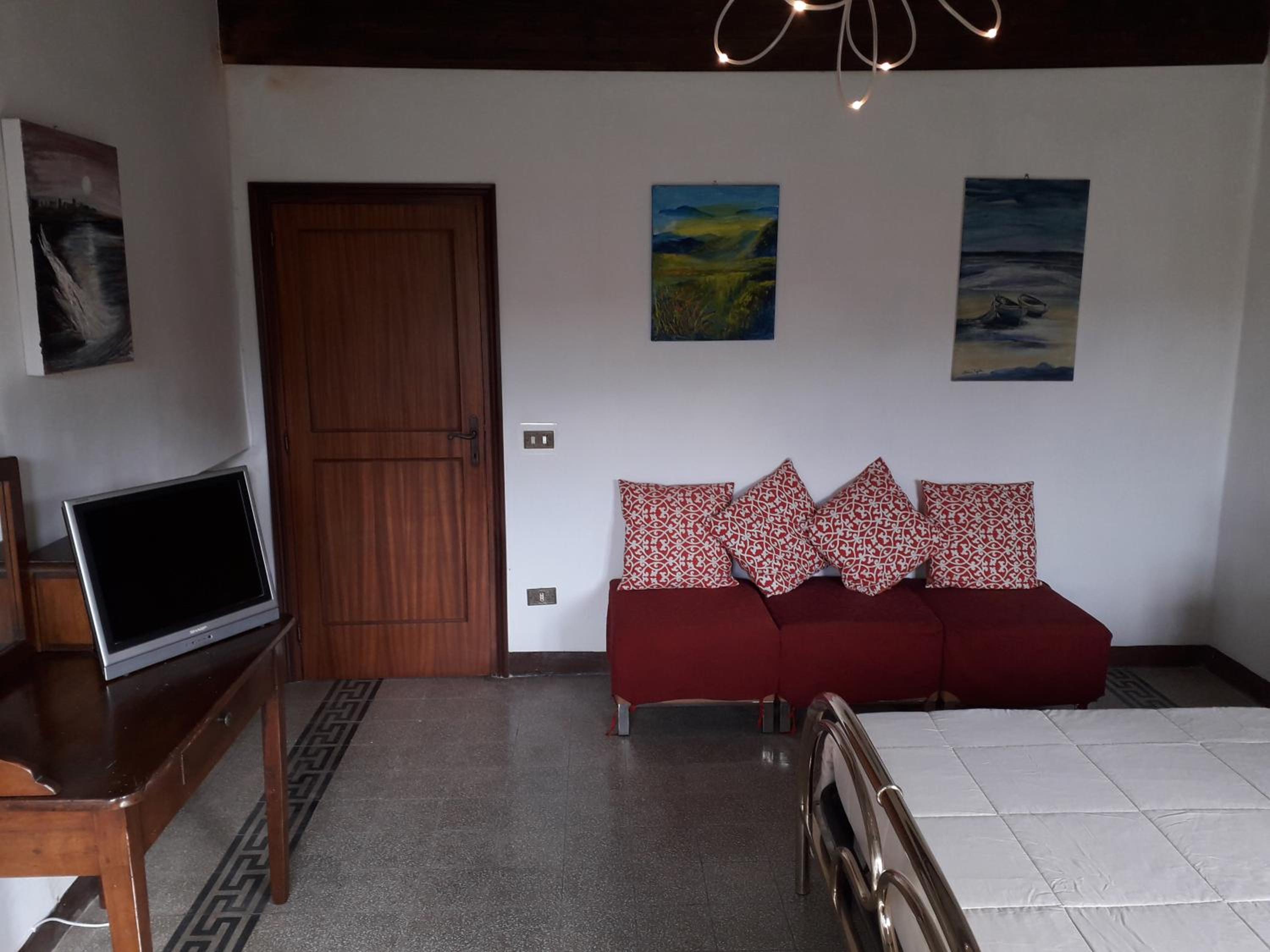 Budget Double Room photo 2