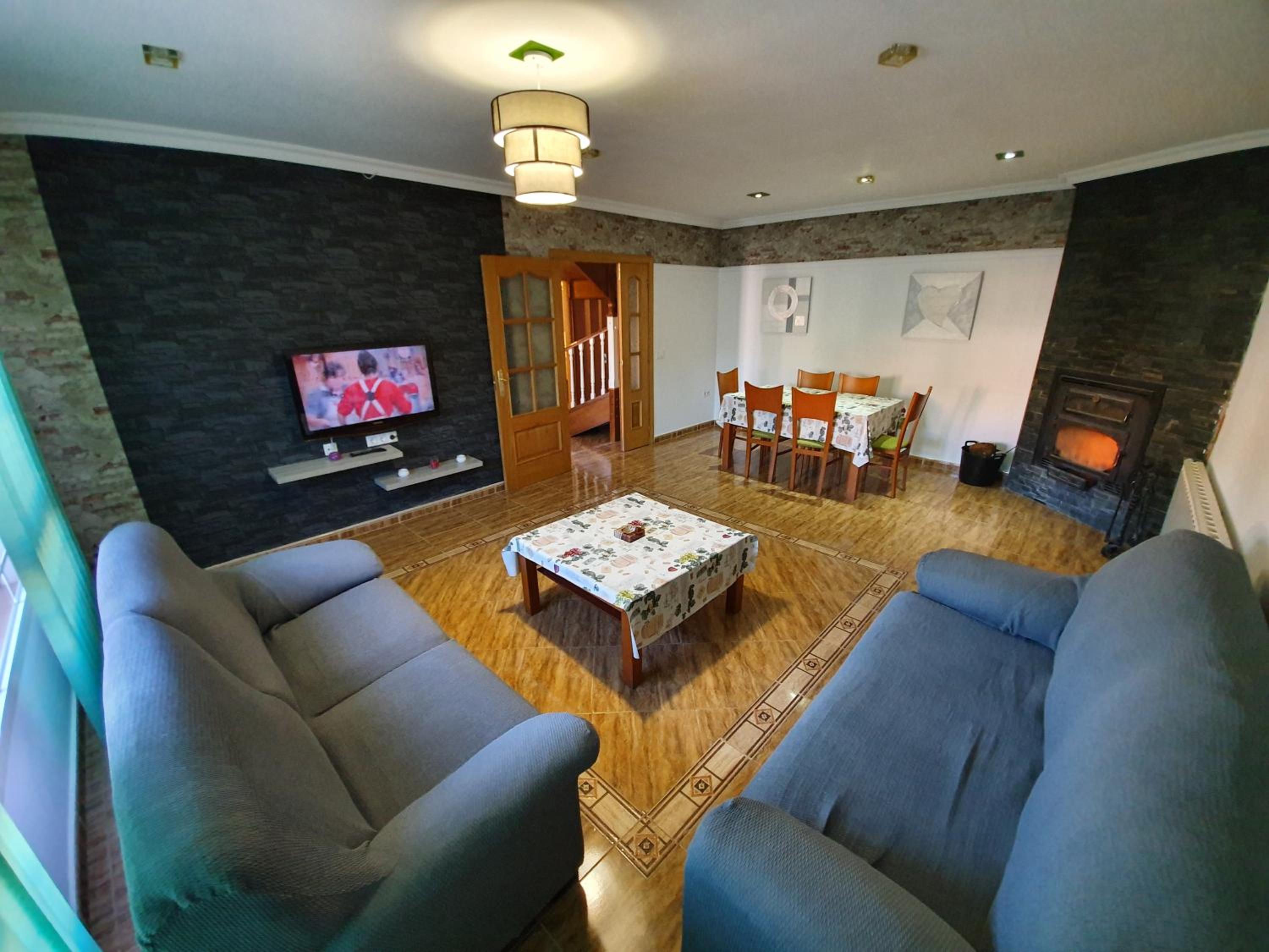 Three-Bedroom House photo 2