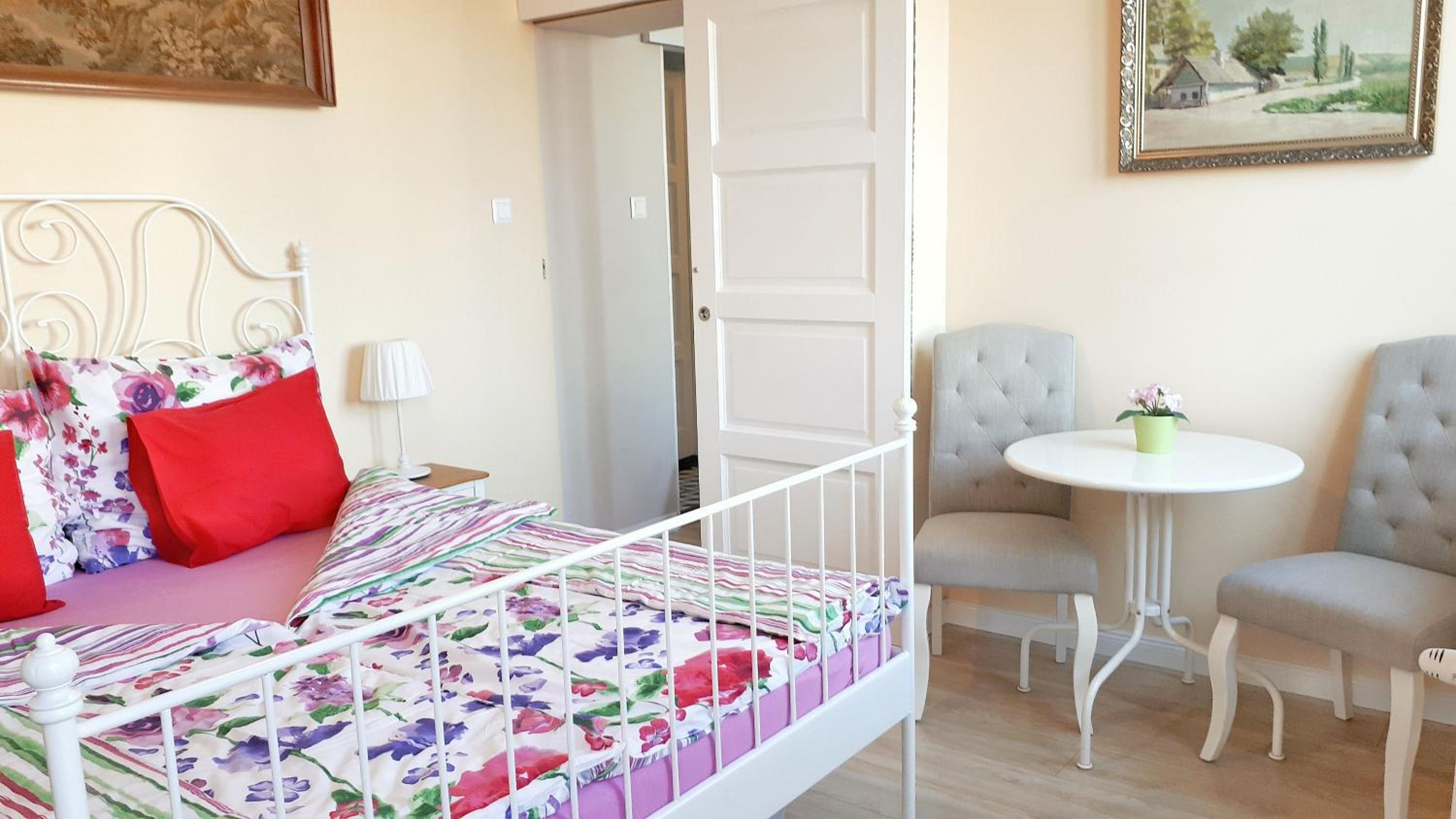 Apartment with Terrace - Photo 29