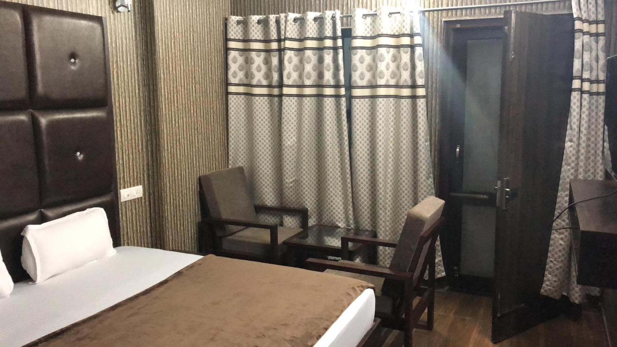 Deluxe Double Room - Photo 1