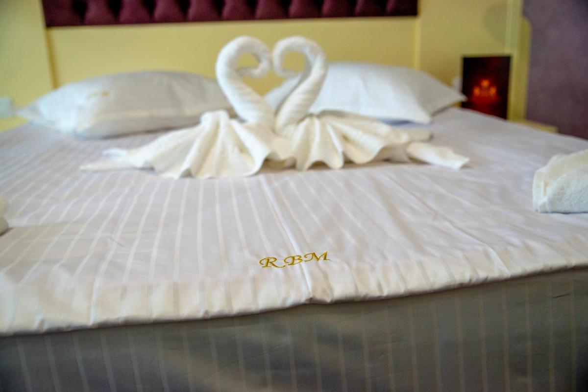 Deluxe King Room - Photo 1