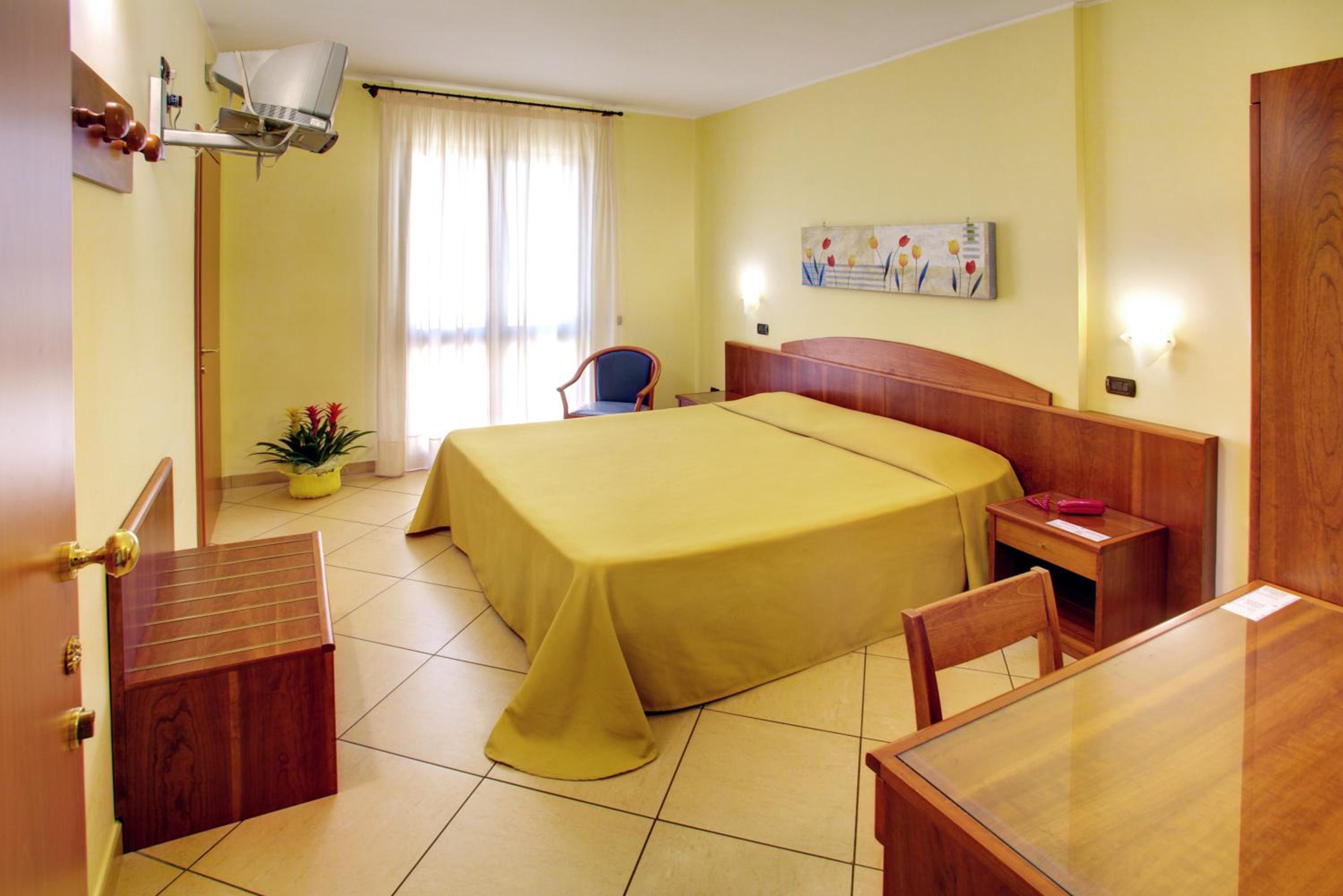 Classic Double or Twin Room - Photo 2